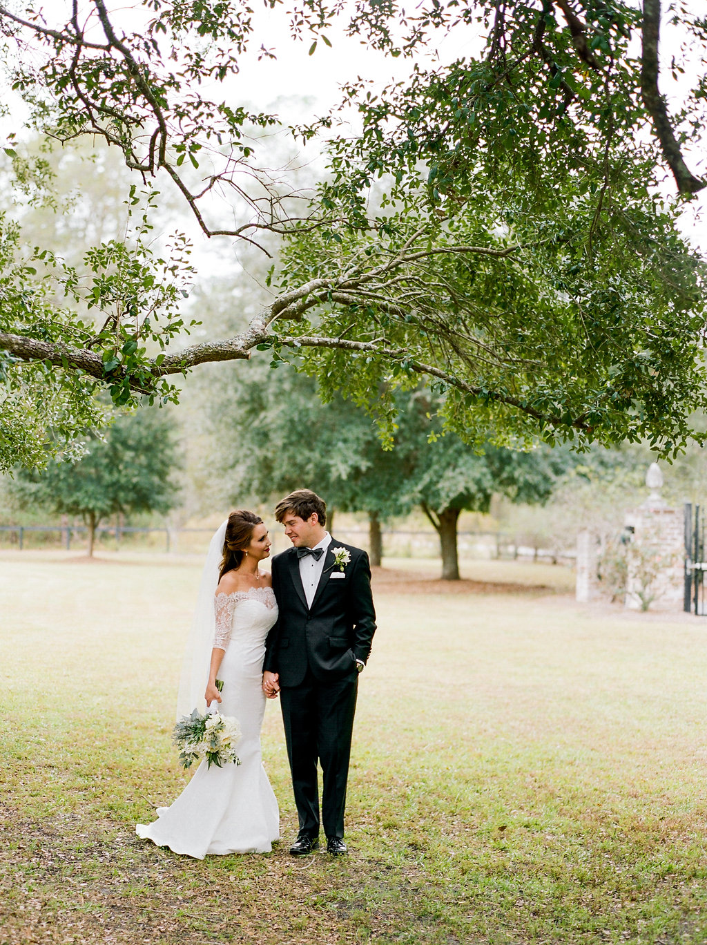 mps-photographie-nicole-miller-dakota-savannah-bridal-boutique-ivory-and-beau-bridal-boutique-savannah-weddings-savannah-bride-southern-bride-savannah-weddings-adele-amelia-veil-12.jpg