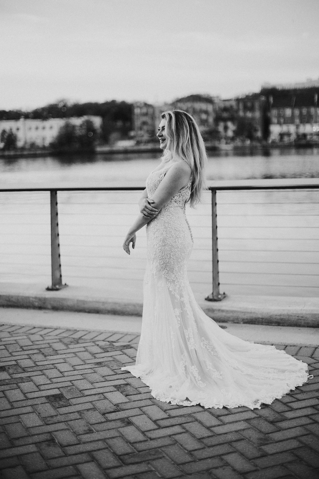 danielle-george-photography-tara-rebecca-ingram-maggie-sottero-ivory-and-beau-bridal-boutique-savannah-river-savannah-wedding-river-wedding-southern-wedding-southern-bride-adele-amelia-veil-9.JPG