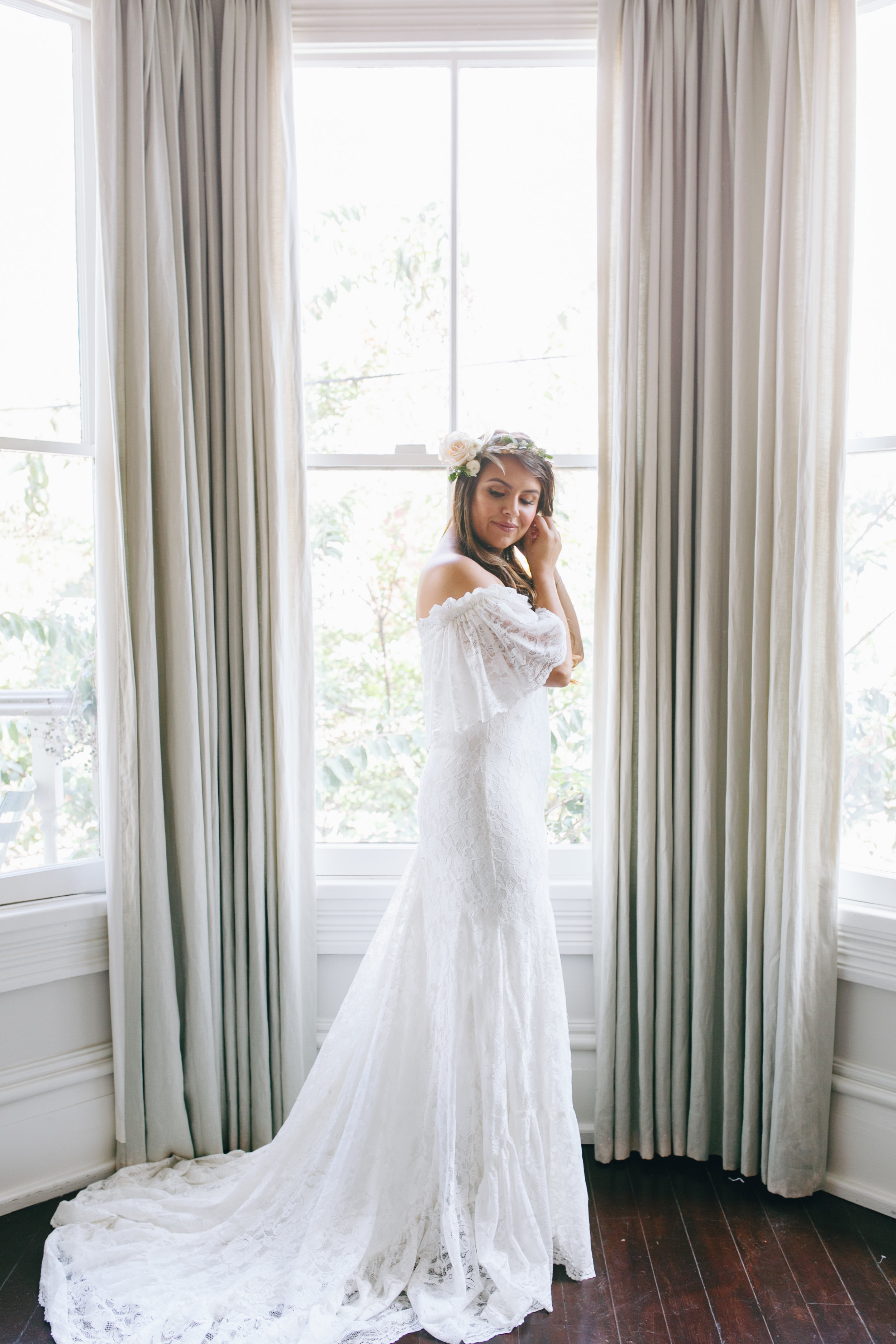 darling-juliet-photography-ivory-and-beau-bridal-boutique-savannah-wedding-dresses-savannah-bridal-gowns-daughters-of-simone-winnie-savannah-florist-boho-wedding-savannah-boho-wedding-roundhouse-railroad-musuem-wedding-8.jpg