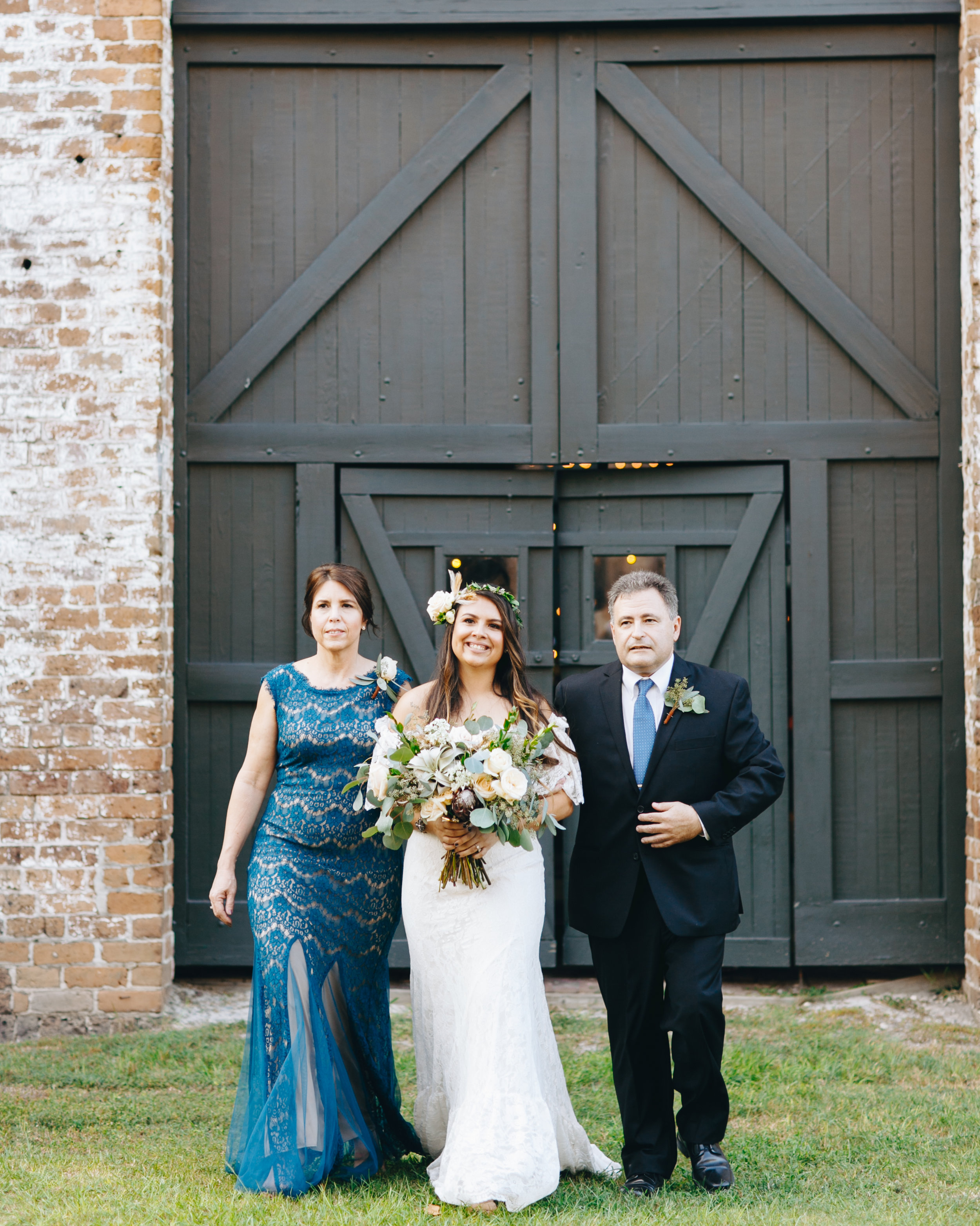 darling-juliet-photography-ivory-and-beau-bridal-boutique-savannah-wedding-dresses-savannah-bridal-gowns-daughters-of-simone-winnie-savannah-florist-boho-wedding-savannah-boho-wedding-roundhouse-railroad-musuem-wedding-21.jpg