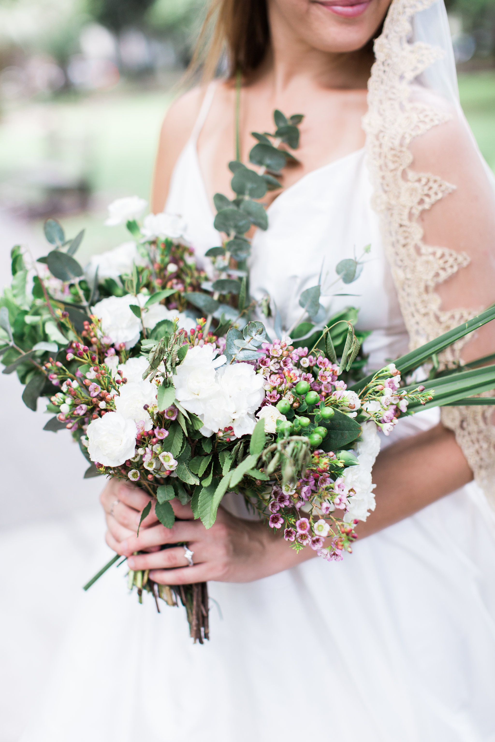 apt-b-photography-kate-mcdonald-mccants-forsyth-park-elopement-forsyth-fountain-rainy-wedding-day-savannah-florist-ivory-and-beau-bridal-boutique-savannah-wedding-gowns-savannah-weddings-savannah-wedding-planner-adele-amelia-gold-veil-8.jpg