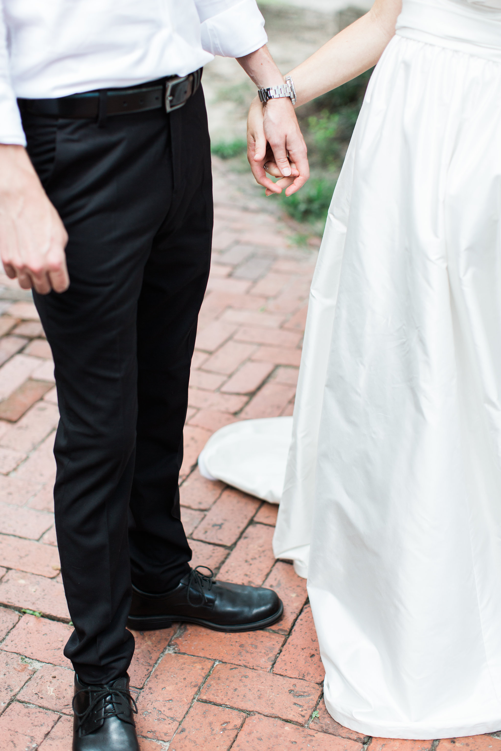 apt-b-photography-kate-mcdonald-mccants-forsyth-park-elopement-forsyth-fountain-rainy-wedding-day-savannah-florist-ivory-and-beau-bridal-boutique-savannah-wedding-gowns-savannah-weddings-savannah-wedding-planner-adele-amelia-gold-veil-11.jpg