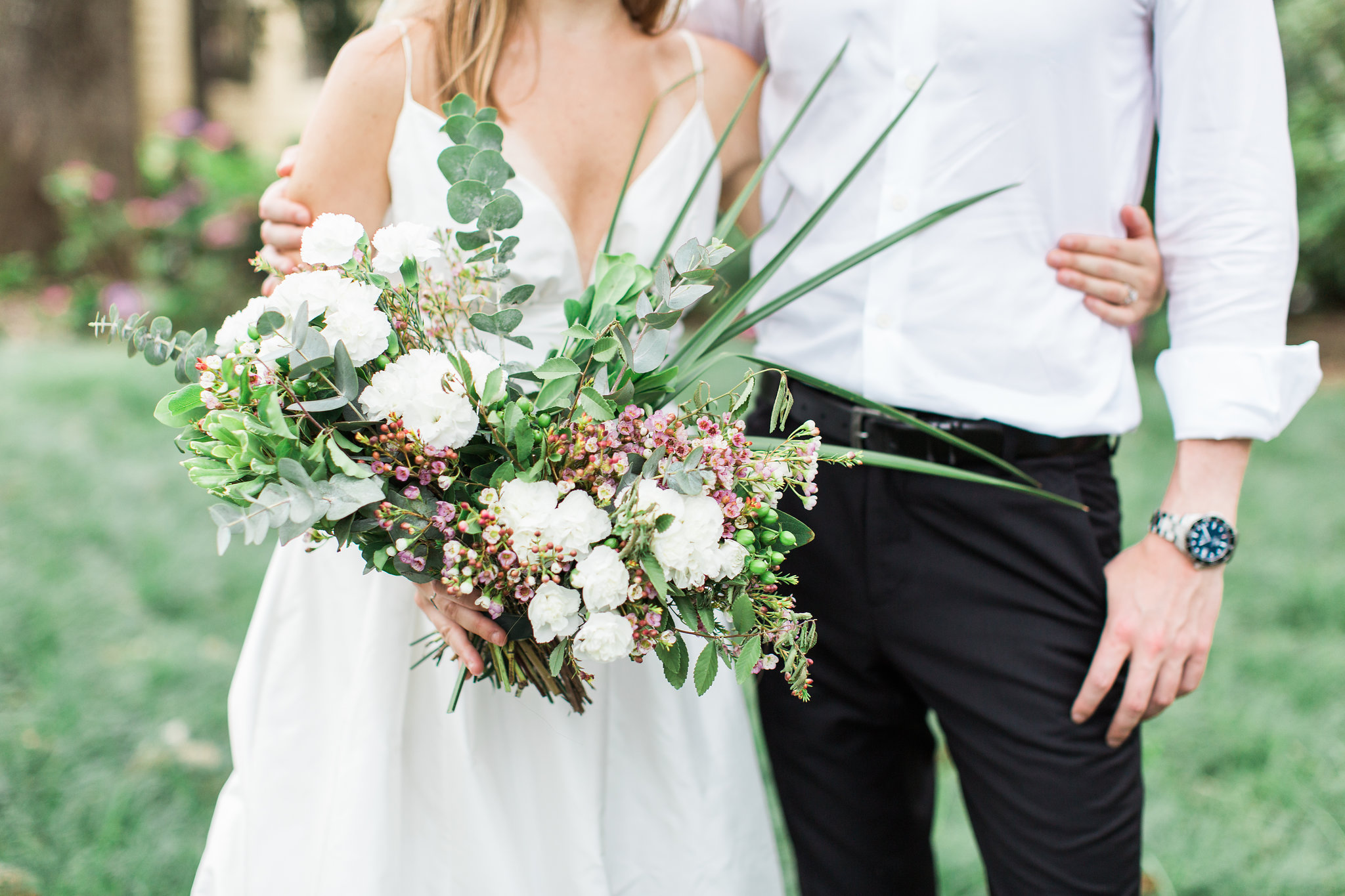 apt-b-photography-kate-mcdonald-mccants-forsyth-park-elopement-forsyth-fountain-rainy-wedding-day-savannah-florist-ivory-and-beau-bridal-boutique-savannah-wedding-gowns-savannah-weddings-savannah-wedding-planner-adele-amelia-gold-veil-15.jpg