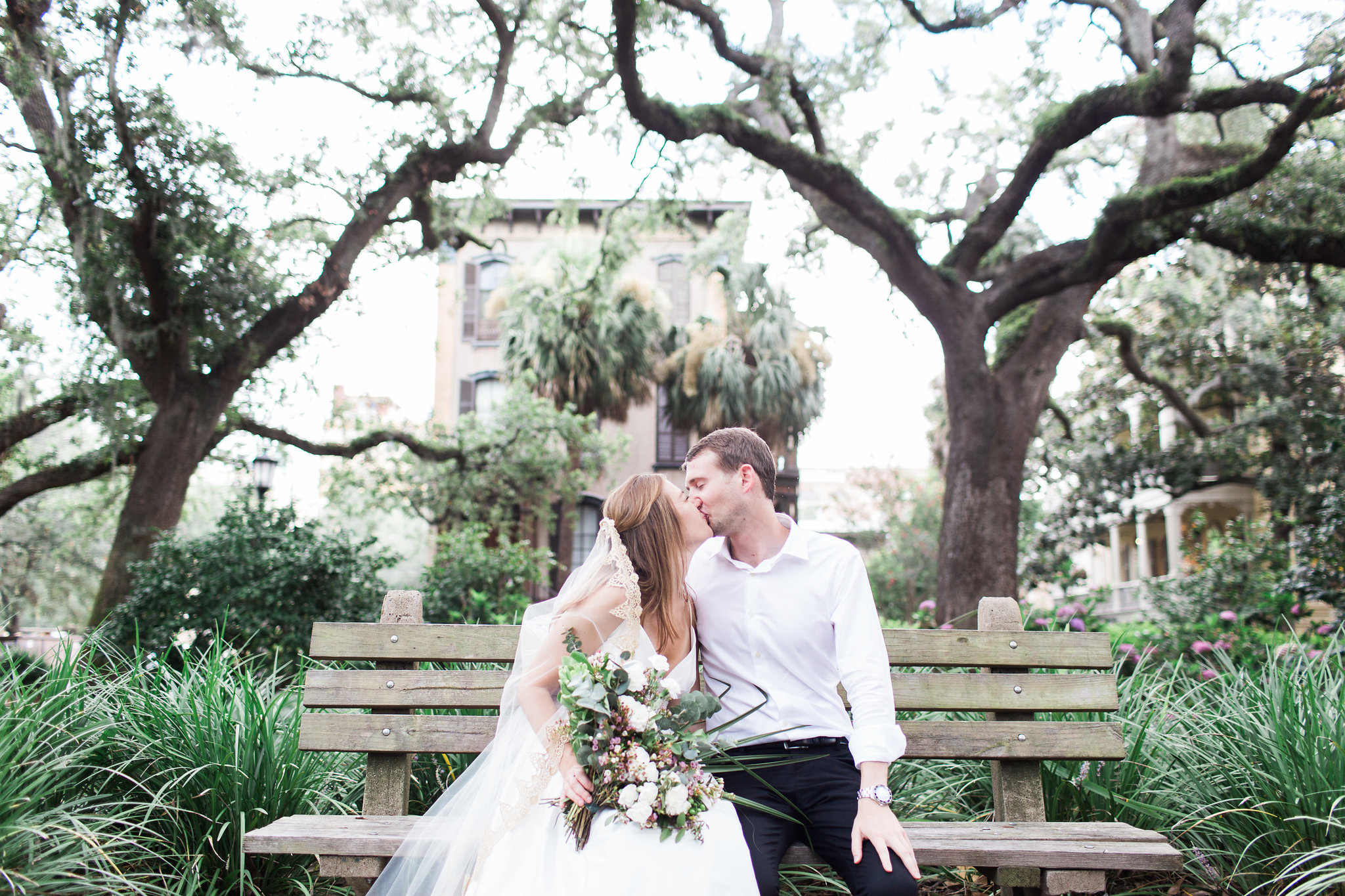 apt-b-photography-kate-mcdonald-mccants-forsyth-park-elopement-forsyth-fountain-rainy-wedding-day-savannah-florist-ivory-and-beau-bridal-boutique-savannah-wedding-gowns-savannah-weddings-savannah-wedding-planner-adele-amelia-gold-veil-17.jpg