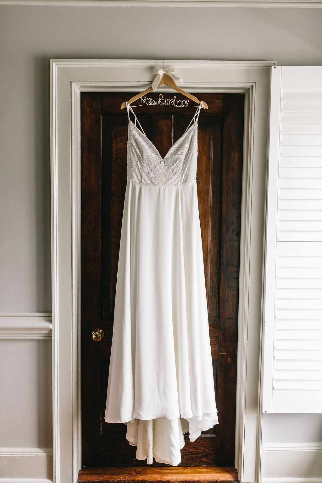 ivory_and_beau_savannah_bridal_shop_ivory_and_beau_couple_caitlyn_and_jason_savannah_wedding_planner_savannah_wedding_florist_mackensey_Alexander_photography_morris_house_wedding_savannah_georiga_wedding_4.jpg