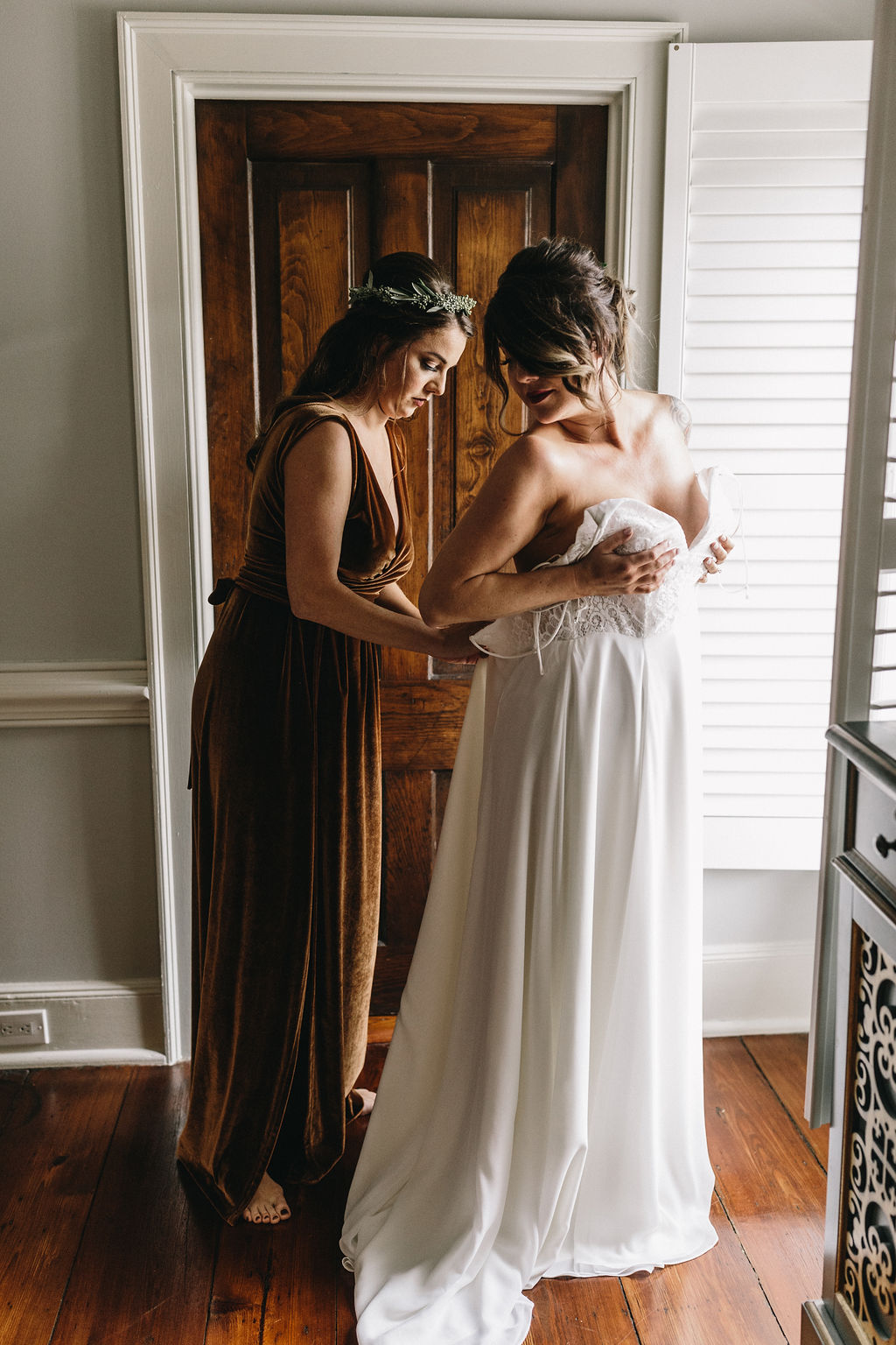 ivory_and_beau_savannah_bridal_shop_ivory_and_beau_couple_caitlyn_and_jason_savannah_wedding_planner_savannah_wedding_florist_mackensey_Alexander_photography_morris_house_wedding_savannah_georiga_wedding_6.jpg