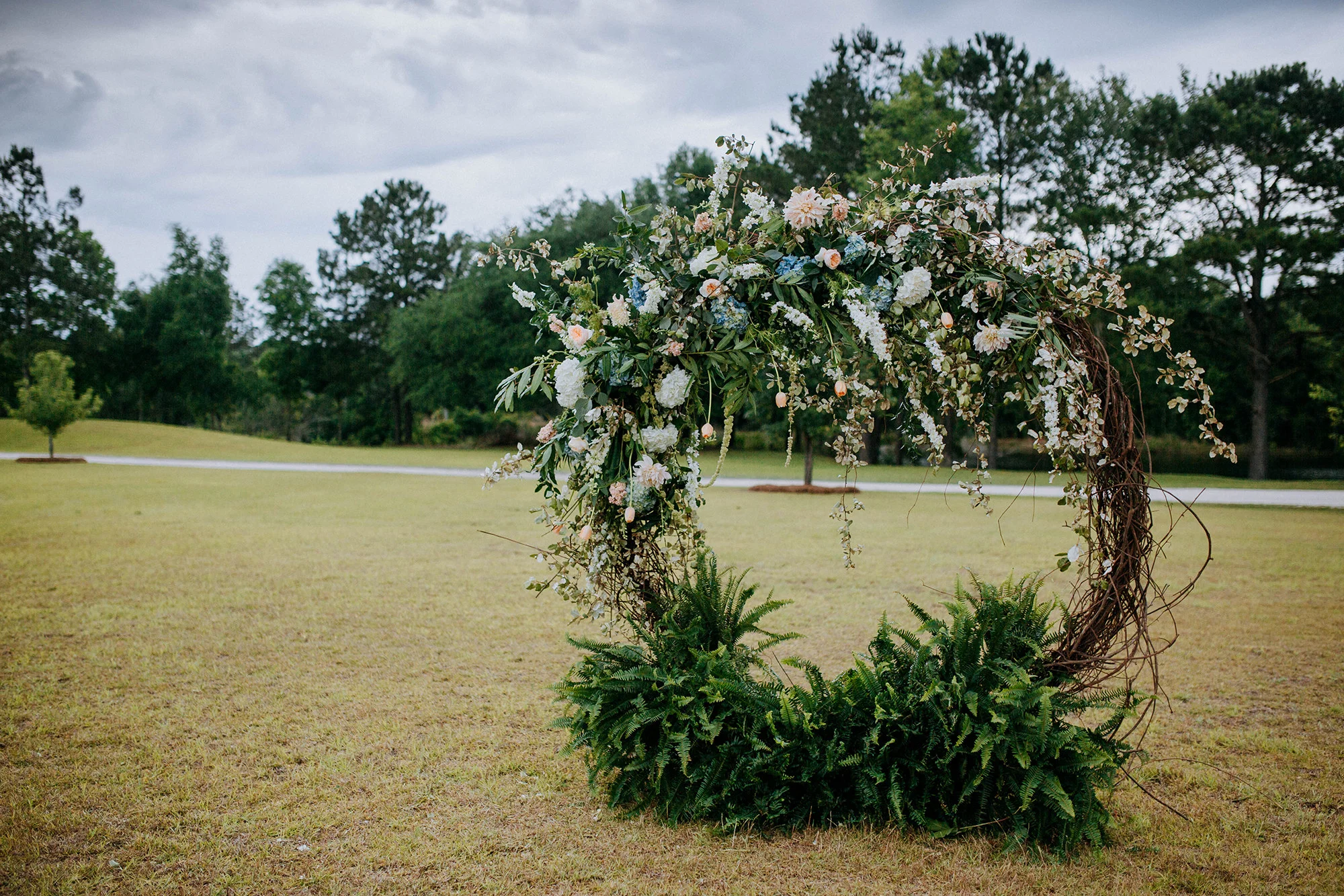 classic-southern-wedding-ivory-and-beau-styled-shoot-classic-southern-wedding-inspiration-georiga-wedding-savannah-wedding-planner-savannah-florist-savannah-bridal-shop-wedding-inspiration-pastel-wedding-inspiration-savanah-wedding-inspiration