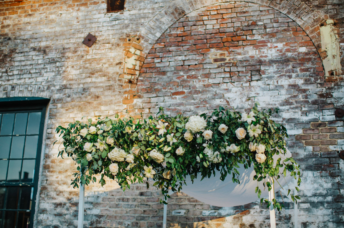  savannah-georgia-wedding-chiq-modern-wedding-day-inspiration-southern-wedding-meets-modern-modern-wedding-day-inspiration-new-york-style-wedding-day-clean-wedding-inspiration-classic-elegant-wedding-day-flowers-classic-wedding-pictures-organic-weddi