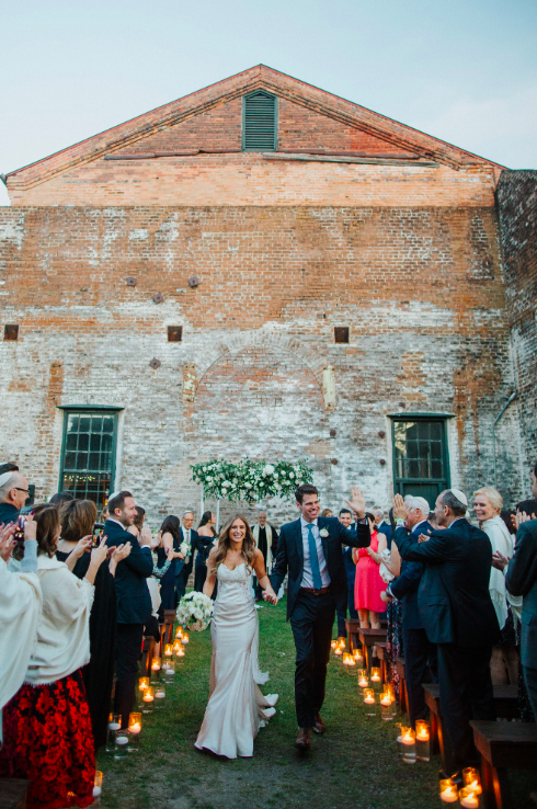  savannah-georgia-wedding-chiq-modern-wedding-day-inspiration-southern-wedding-meets-modern-modern-wedding-day-inspiration-new-york-style-wedding-day-clean-wedding-inspiration-classic-elegant-wedding-day-flowers-classic-wedding-pictures-organic-weddi