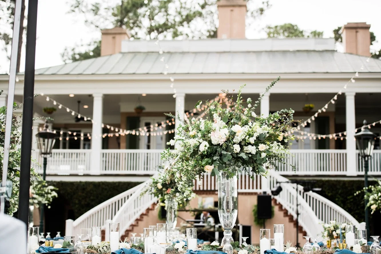 savannah-wedding-dress-classic-southern-wedding-dress-savanah-bridal-shop-calssic0-southern-wedding-clean-wedding-bright-white-wedding-savannah-georgia-wedding-savannah-florist-savannah-wedding-planner-savannah-wedding-dresses