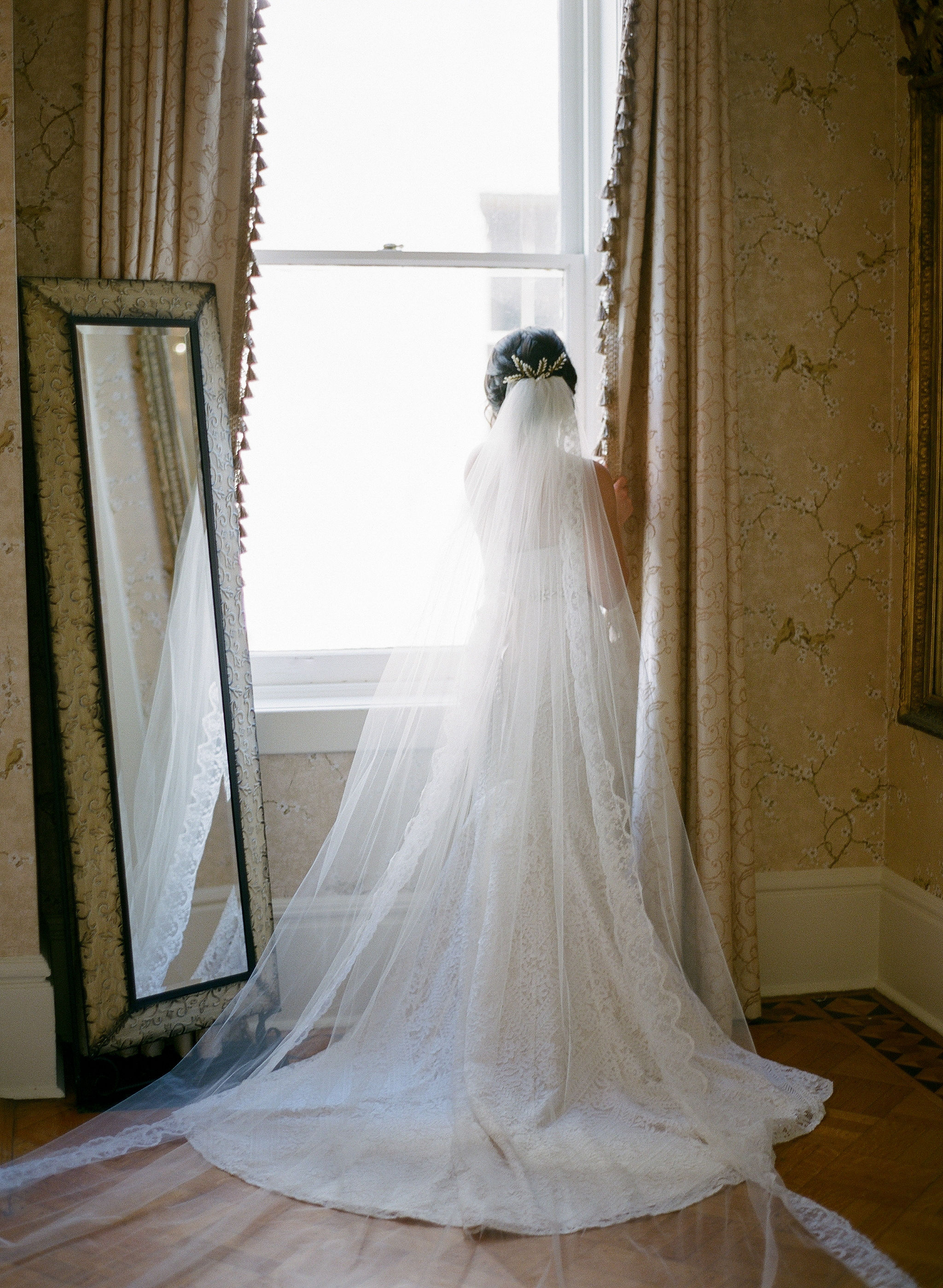 23-ivory-and-beau-bridal-boutique-wedding-dress-bridal-shop-alexjanelle_joshmorehousephotography-54.jpg