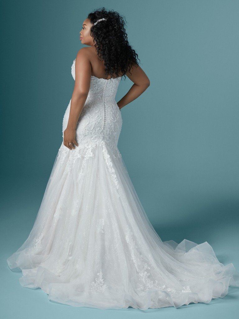 ivory-and-beau-savannah-bridal-boutique-wedding-dresses-bride-Maggie-Sottero-Lonnie-Lynette-20MC275AC-Curve-Back.jpg
