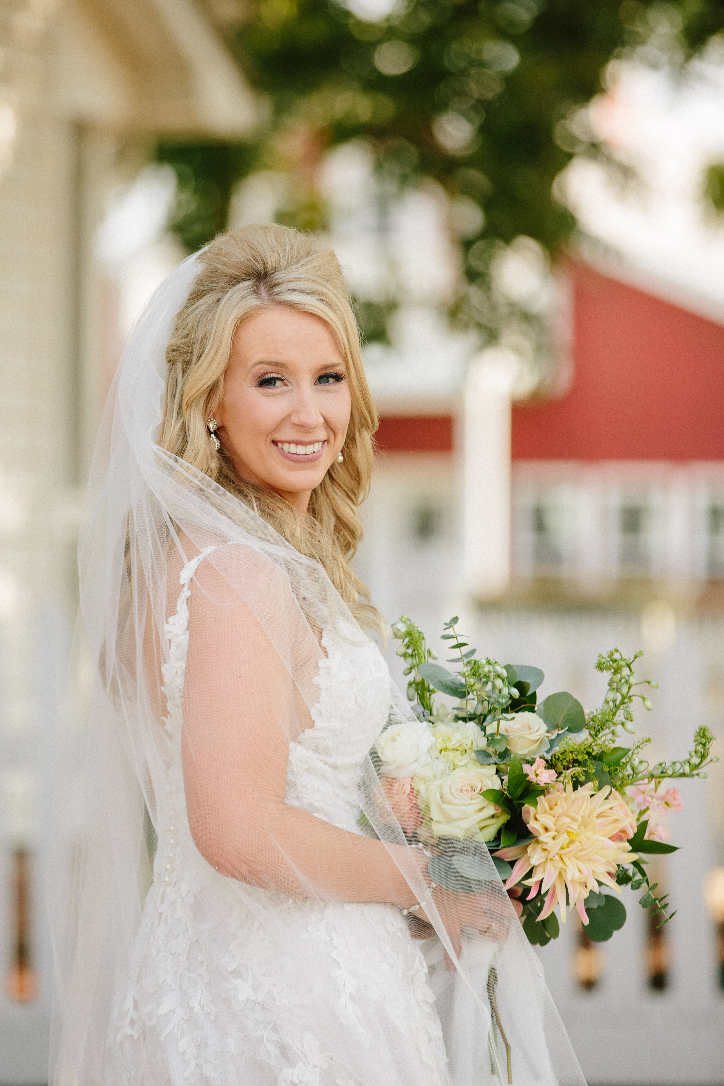 ivory-and-beau-bride-anna-savannah-bridal-boutique-wedding-dresses-bride-rebecca-ingram-maggie-sottero-©twochics-392.jpg