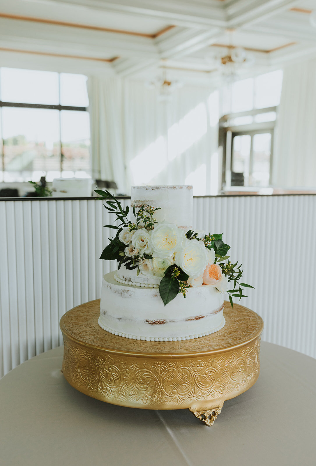 ivory-and-beau-wedding-and-florals-jaclyn-and-ross-wedding-coordinator-event-coordinator-savannah-florist-wedding-florist-wedding-flowers-wedding-florals-wedding-planning-Balthazor_WHV-342.jpg