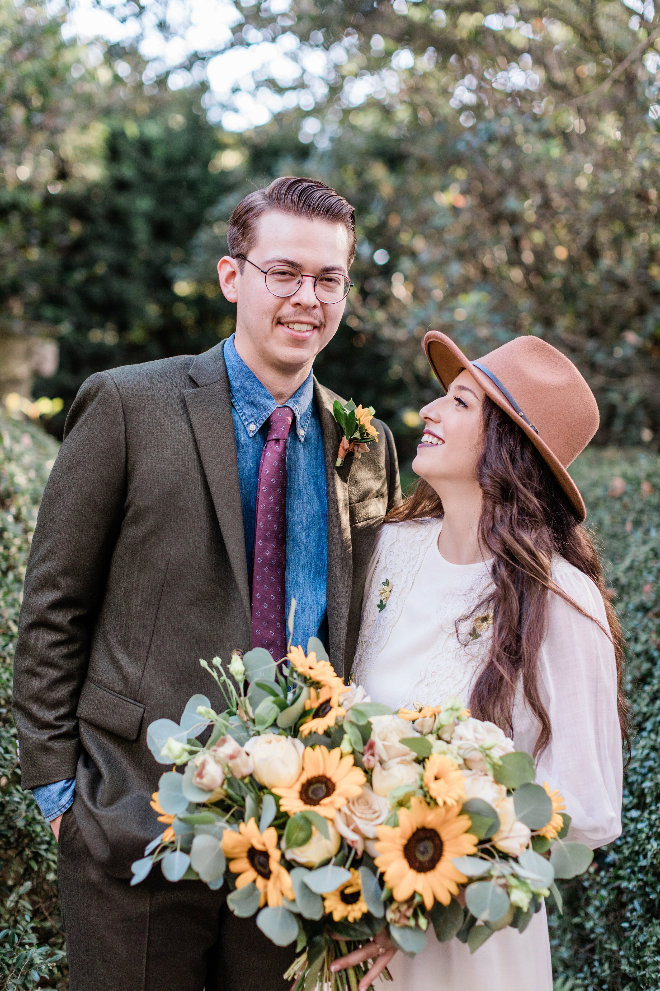 ivory-and-beau-florals-angela-and-sam-elopement-savannah-elopement-package-elopement-flowers-florist-savannah-florist-wedding-flowers-sunflowers-AptBPhoto_AngelaSam-72.jpg