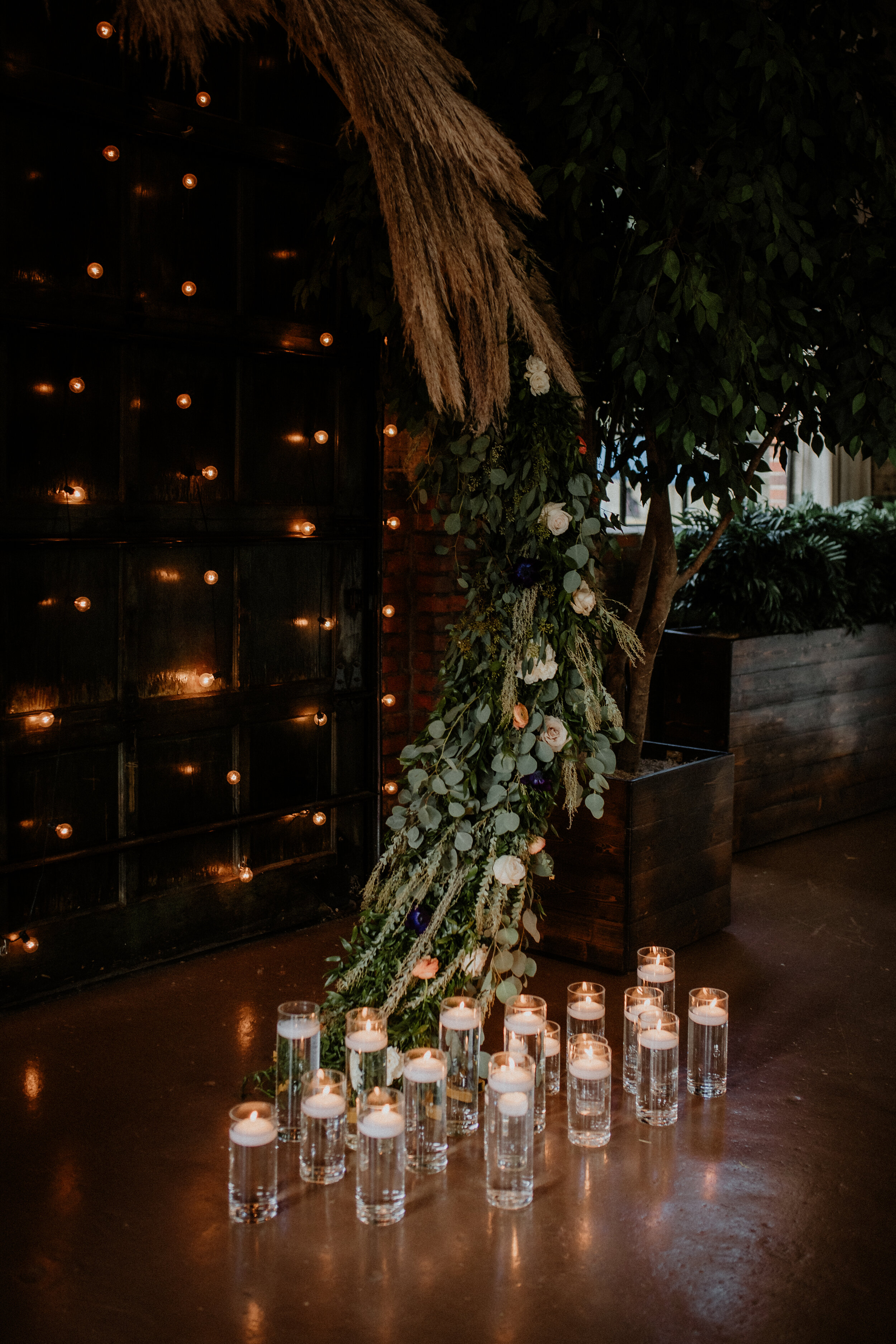 ivory-and-beau-florals-savannah-wedding-flowers-floral-design-wedding-flowers-rustic-wedding-soho-south-savannah-florist-georgia-florist-jessica&damon_details-21.jpg