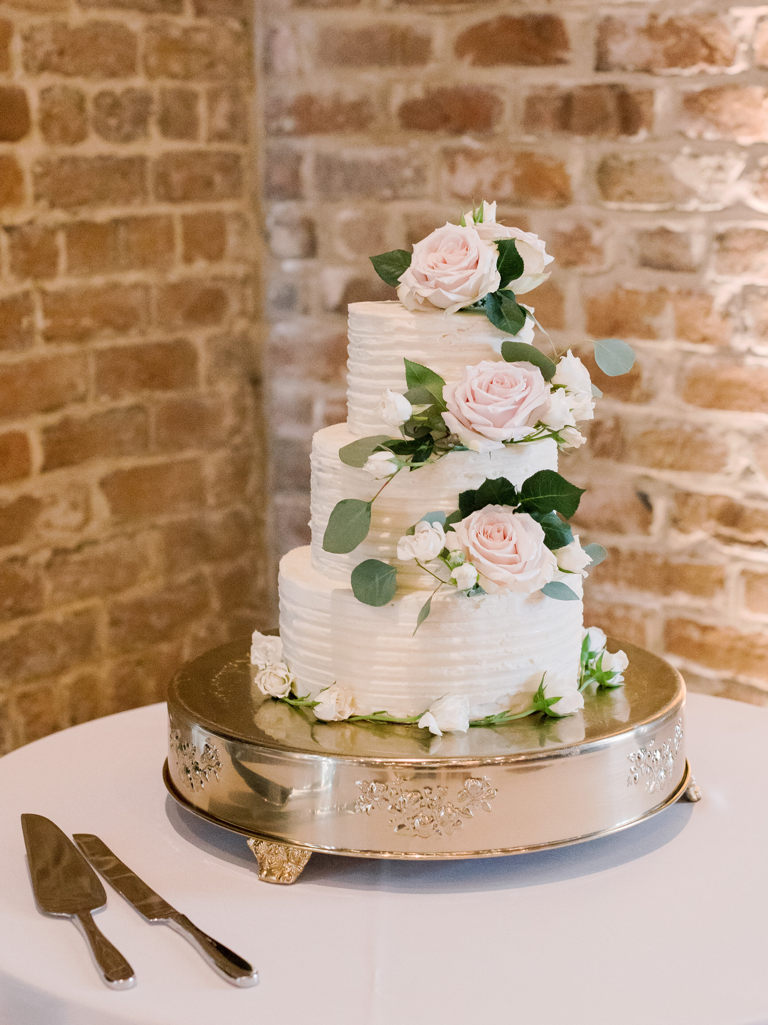 ivory-and-beau-bride-wedding-and-florals-madison-and-justin-savannah-wedding-blog-real-wedding-morris-center-savannah-wedding-planner-savannah-florist-wedding-florist-southern-wedding=-inspiration-MJW-344.jpg