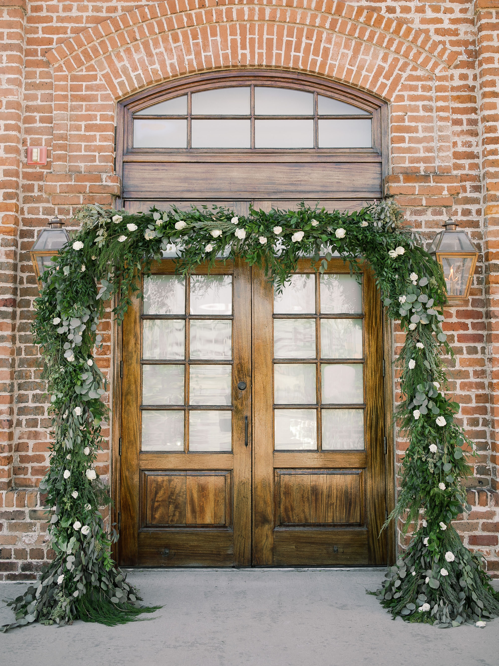 ivory-and-beau-wedding-and-florals-hannah-and-mitch-savannah-wedding-charles-morris-center-southern-wedding-flowers-florals-organic-wedding-savannah-florist-southern-florist-wedding-florist-georgia-florist-blog-wedding-blog-HMW-272.jpg