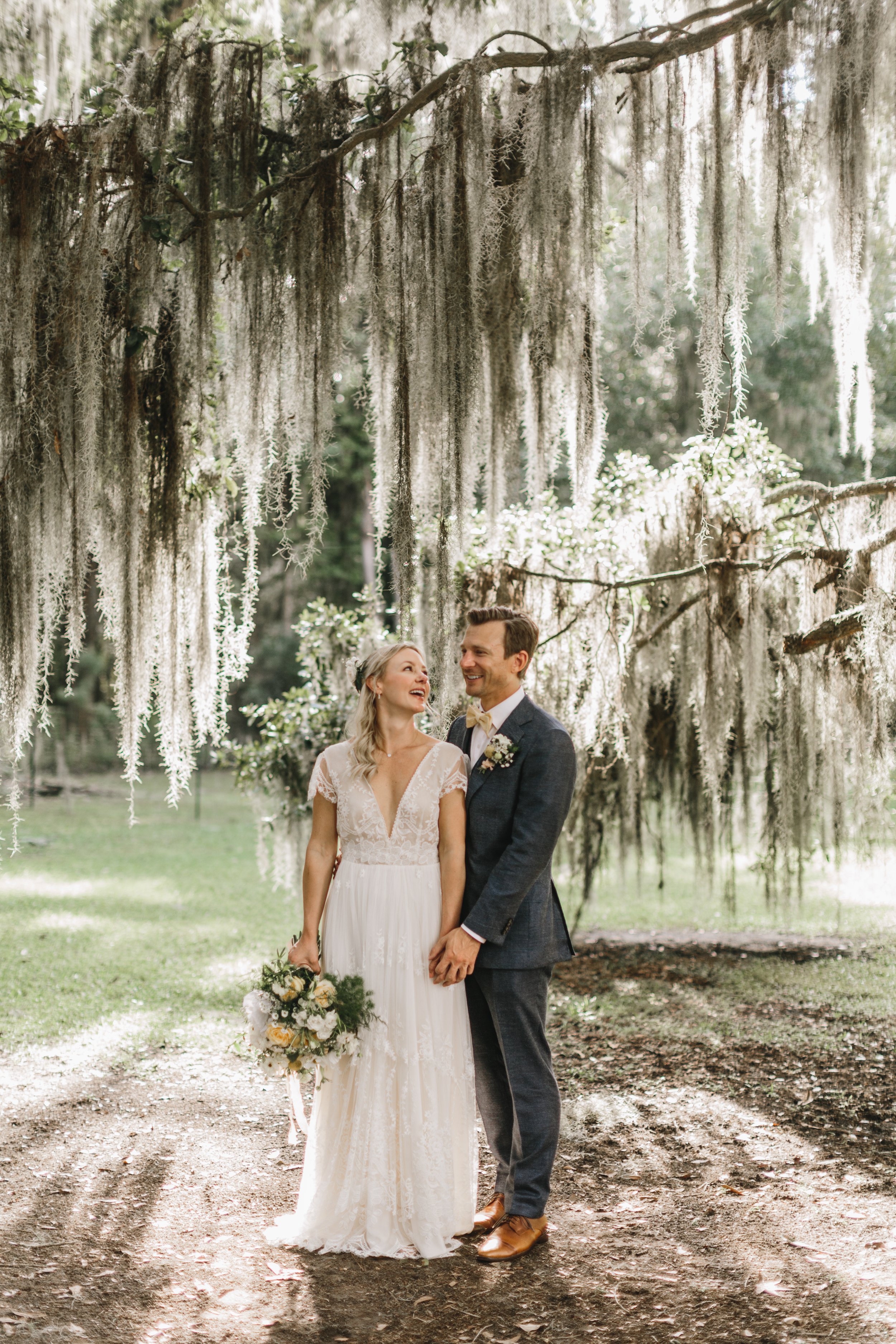 ivory-and-beau-wedding-and-florals-southern-wedding-savannah-florist-savannah-wedding-savannah-wedding-planner-the-wyld-dock-bar-historic-savannah-georgia-wedding-flowers-wedding-blog-wedding-inspiration-LAUREN+NICK_WEDDING-45.jpg