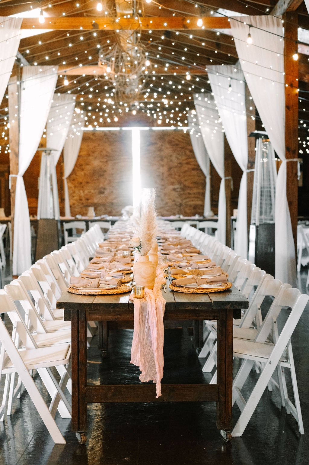 delaney-and-joshuas-real-savannah-wedding-at-red-gate-farms-planned-by-savannah-wedding-planner-ivory-and-beau-with-wedding-florals-from-savannah-wedding-florist-ivory-and-beau-shot-by-5d-photography-savannah-wedding-savannah-bride-10.jpg