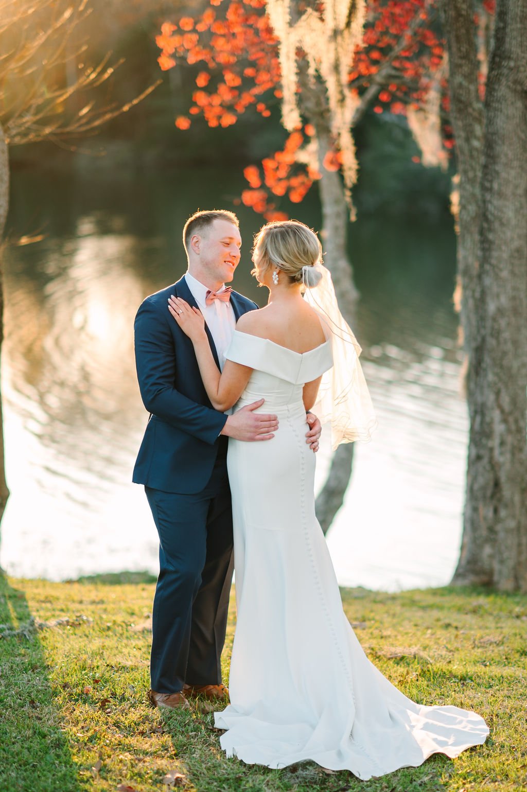 delaney-and-joshuas-real-savannah-wedding-at-red-gate-farms-planned-by-savannah-wedding-planner-ivory-and-beau-with-wedding-florals-from-savannah-wedding-florist-ivory-and-beau-shot-by-5d-photography-savannah-wedding-savannah-bride-16.jpg
