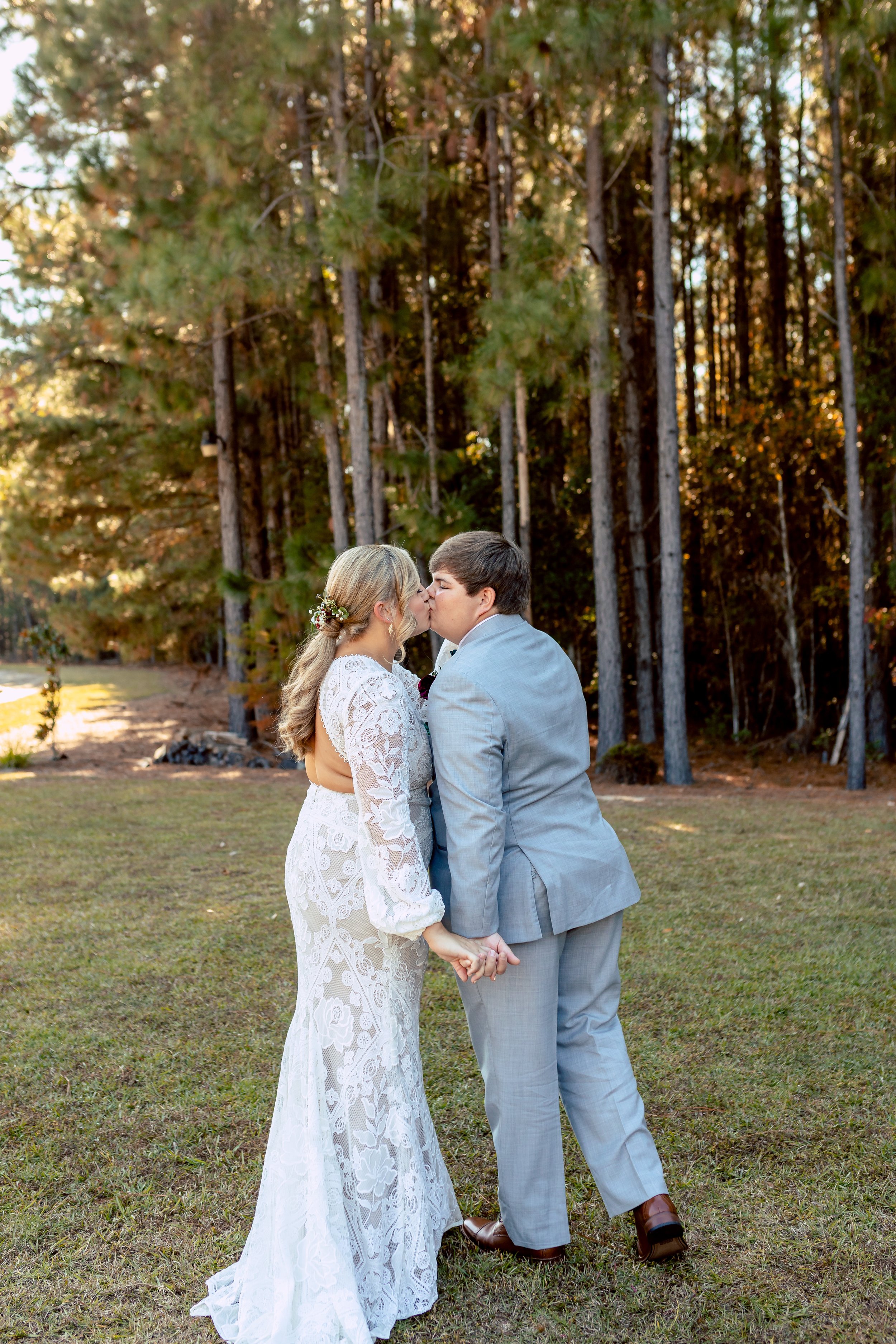 savannah-bride-savannah-wedding-willowby-by-watters-moss-oak-farm-lace-modern-bride-celebration.jpg