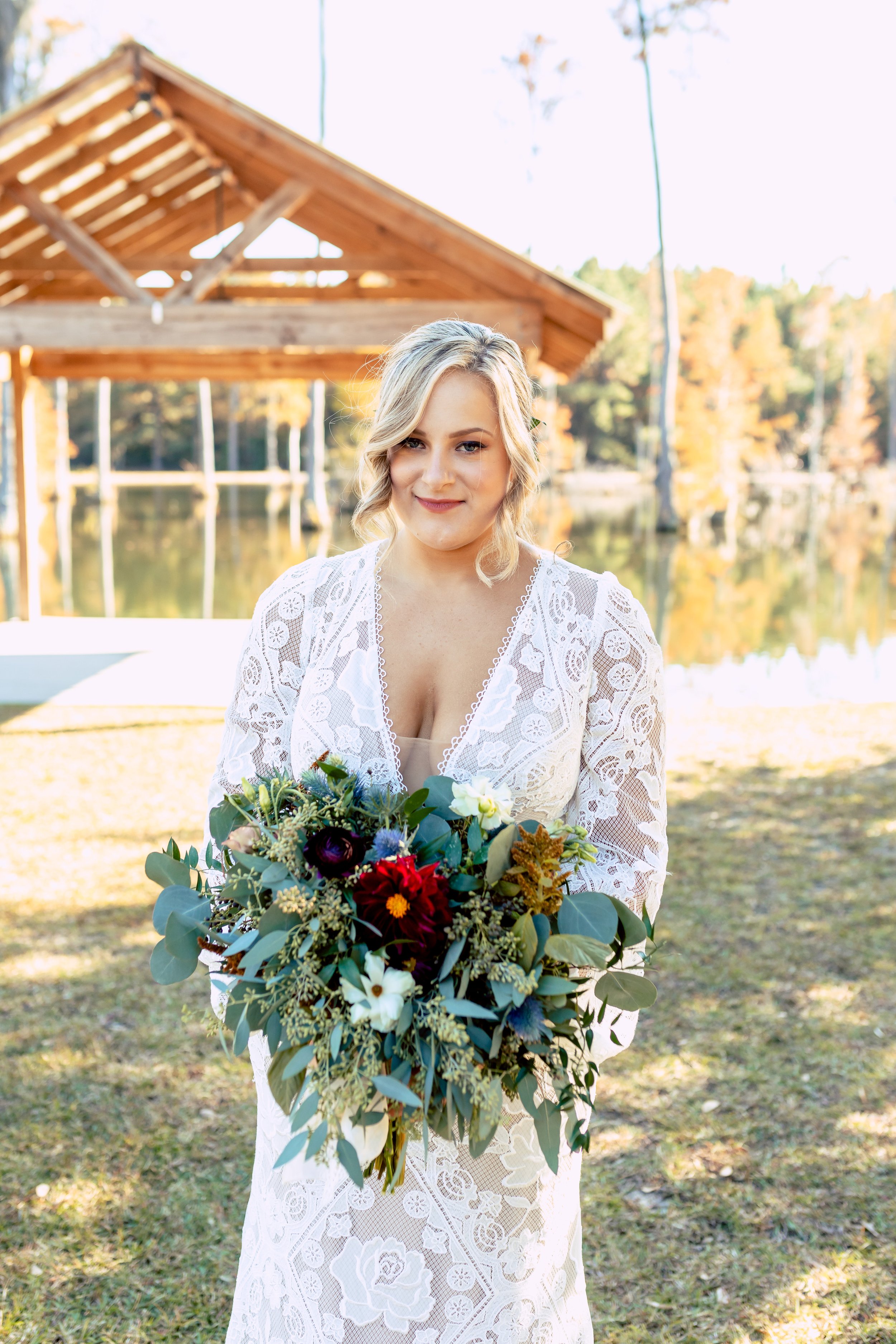 svannah-brode-savannah-wedding-flroal-boquet-willowby-by-watters-mossy-oak-farm.jpg