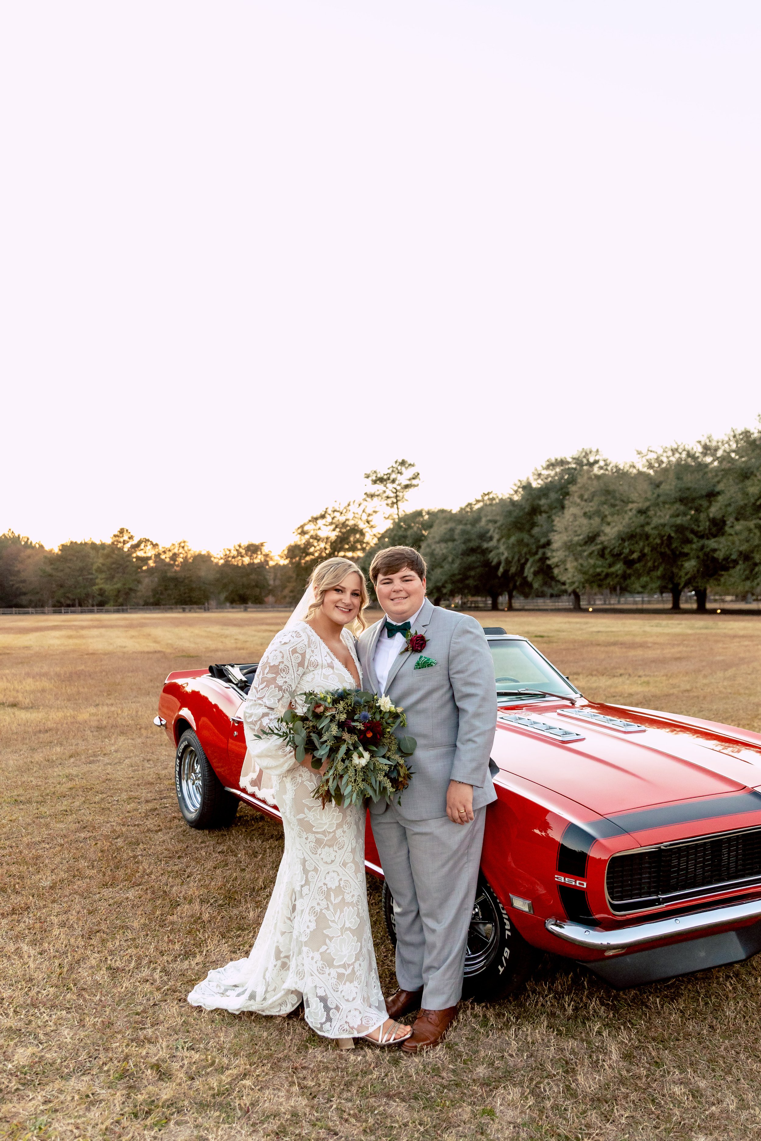 savannah-wedding-savannah-bride-lace-wedding-dress-willowby-by-watters-flowers-moss-oak-farm-savannah.jpg