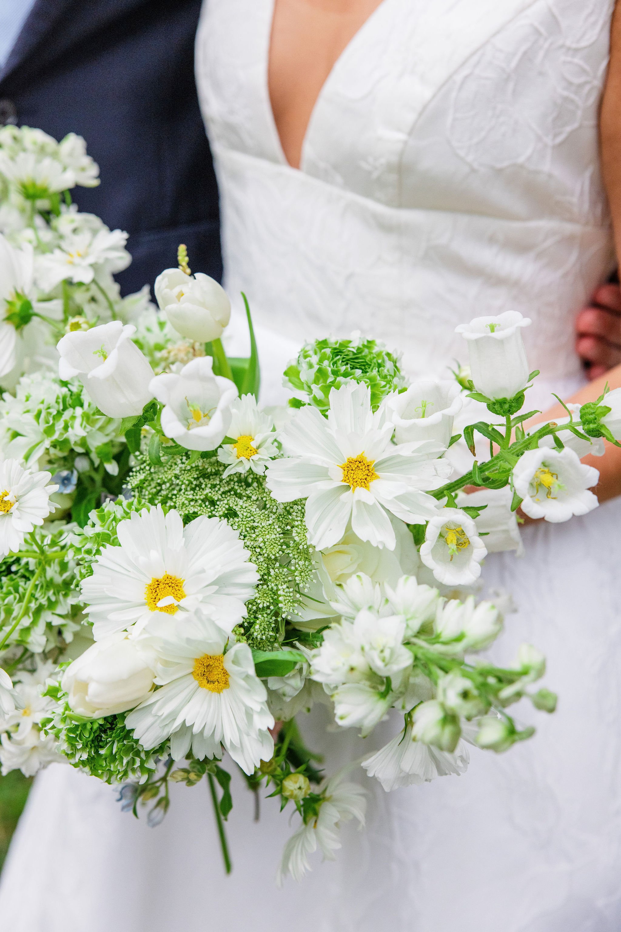 modern chic ivory bridal bouquet