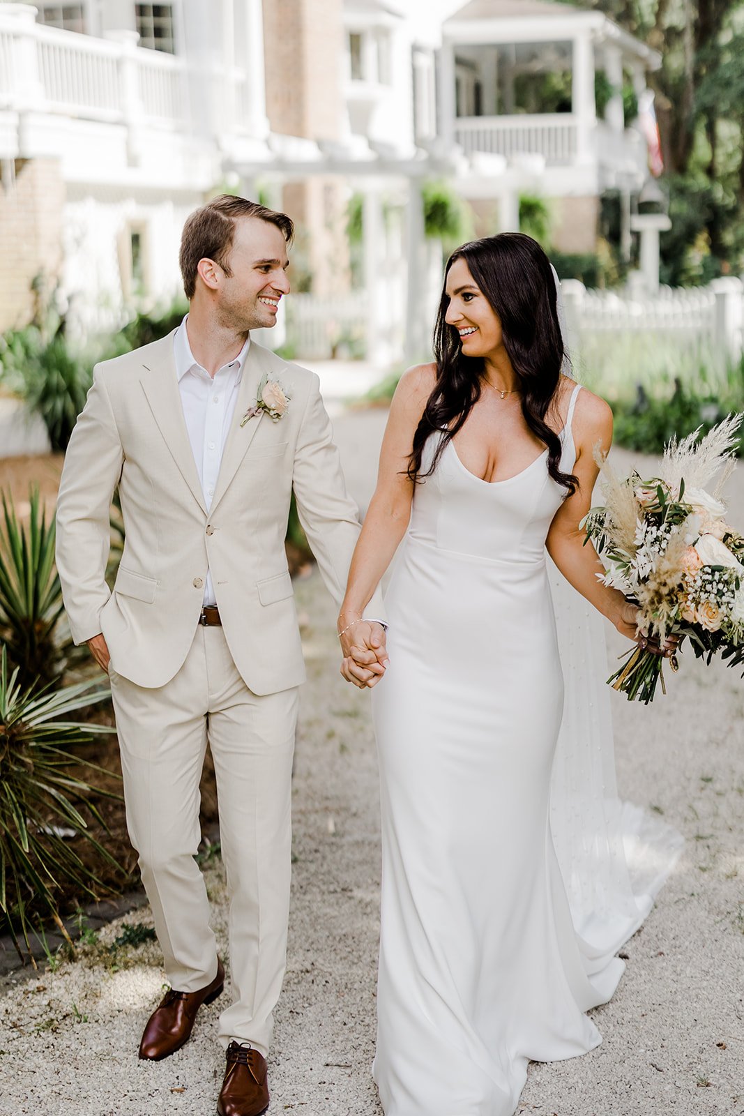 organic neutral wedding flowers