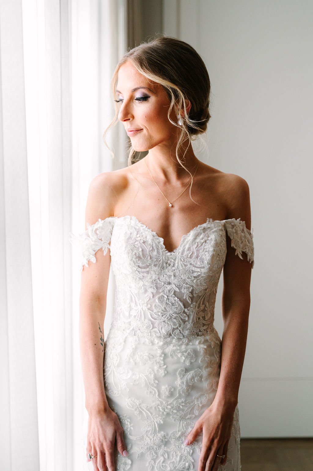 ivory-and-beau-bride-hayley-in-katell-by-maggie-sottero-a-clasic-fitted-lace-wedding-dress-with-sweetheart-neckline-purchased-from-savannah-bridal-shop-ivory-and-beau-2.jpg