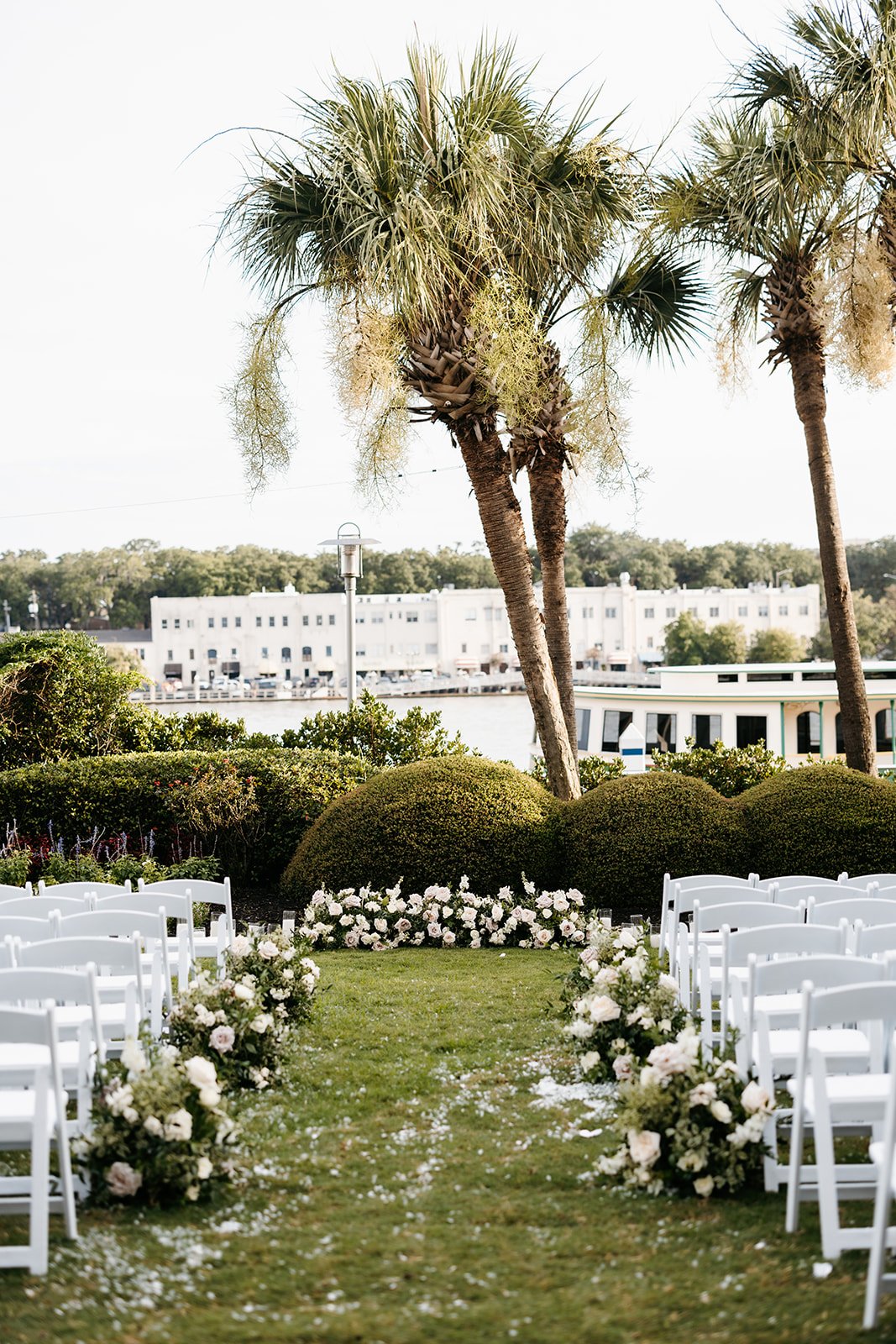 casey-and-jakes-modern-classic-savannah-wedding-at-the-westin-harbor-lawn-and-ballroom-featuring-trendy-wedding-flowers-designed-by-savannah-florist-ivory-and-beau-30.jpg