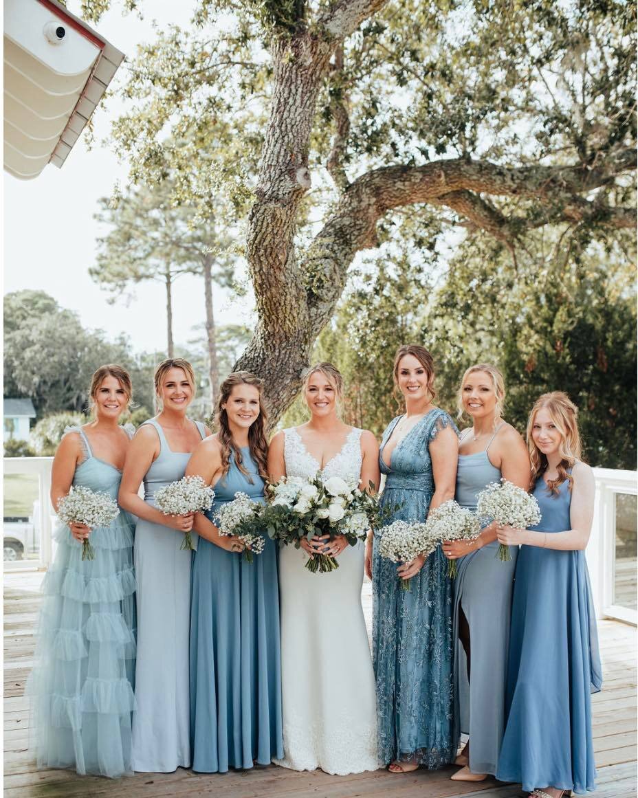 TREND ALERT!

take a page out of this bridal party&rsquo;s book and have your bridesmaids rock a coordinating color palette rather. this way your favorite folks can show off their personality in a way that compliments your vision for your wedding day