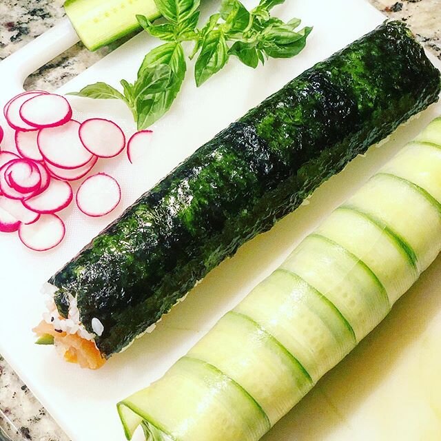 A little kitchen fun🤩 Was craving sushi, so I made a batch of @bulletproof low carb sushi rice, pulled some smoked salmon from the freezer, thinly sliced cucumber, avocado &amp; radishes, whipped up a spicy aioli, pulled together some other sauces a