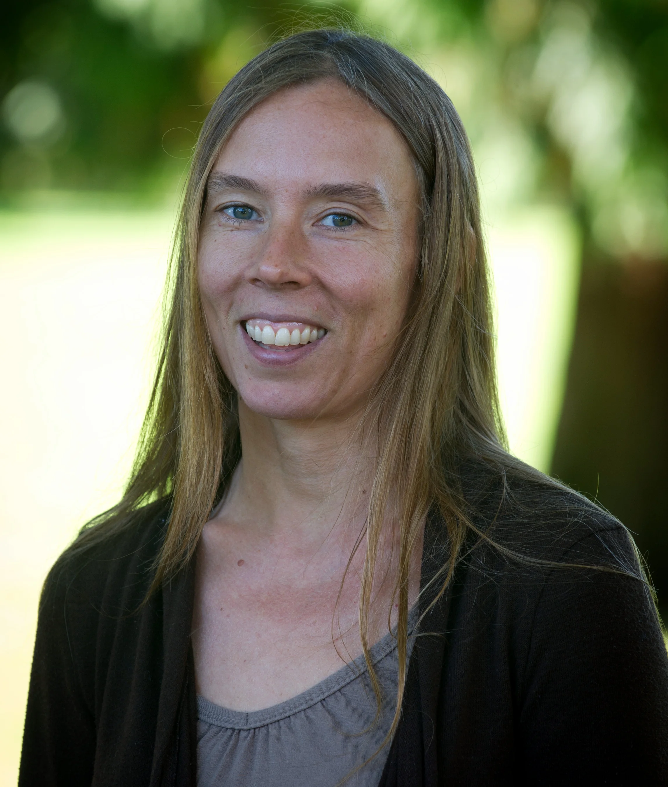 Glenda Culbertson, DC, LAc specializes in Acupunture and Chiropractic Medicing.