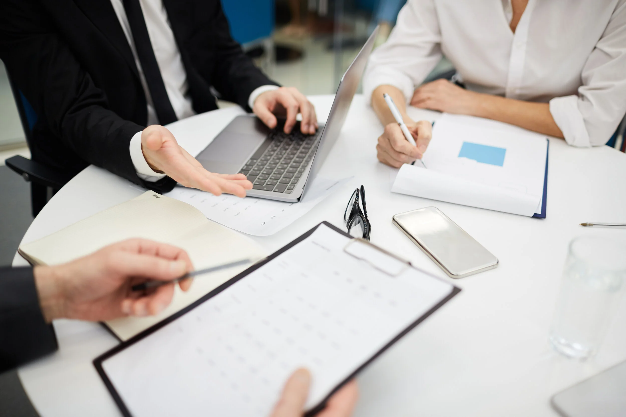 business-meeting-close-up-HG3J9M2.jpg