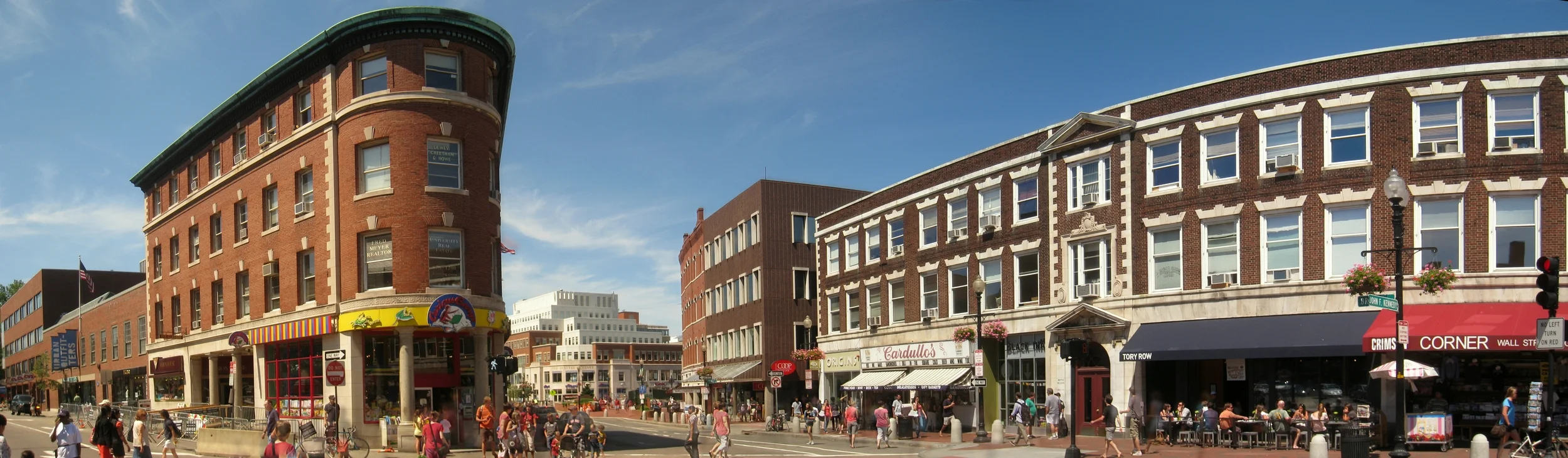 Harvard_Square_-_Cambridge_MA_-_panorama.jpg