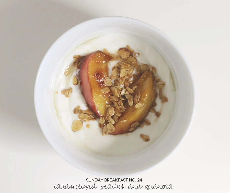 Sunday Breakfast: Peaches and Granola 