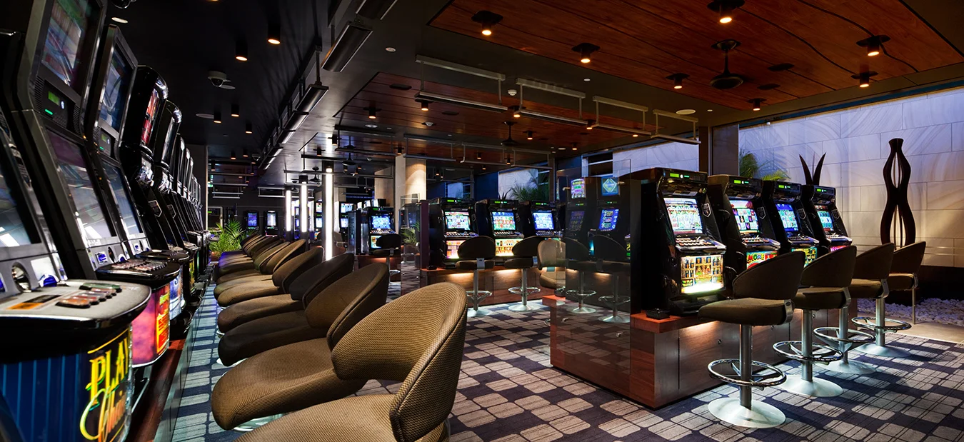 DEE WHY RSL FOR BERGSTOM ARCHITECTS