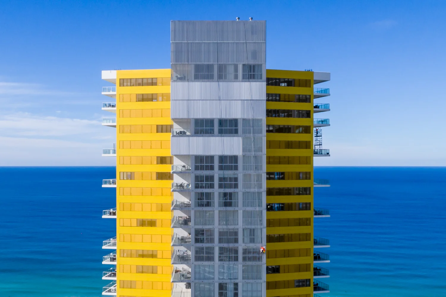 AIR TOWER BROADBEACH