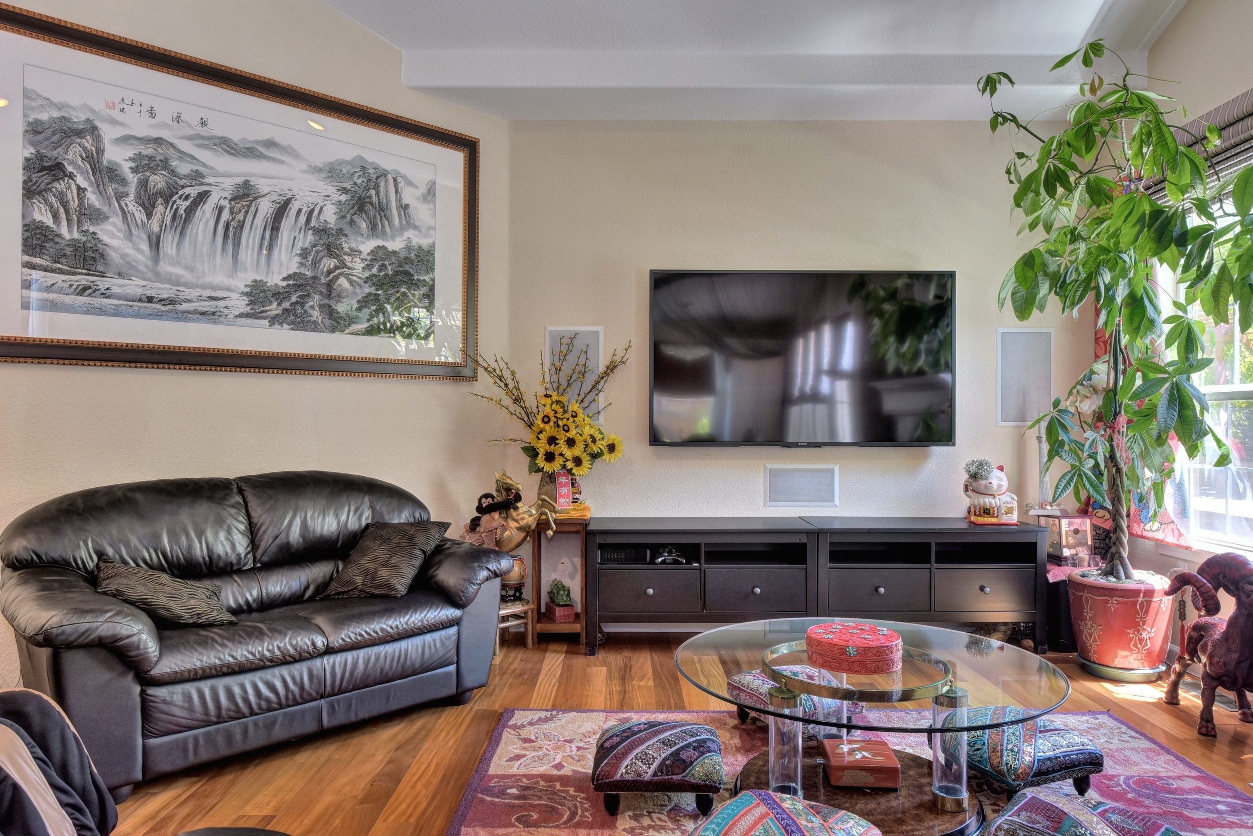 Living room 5.1 home theater system with in-wall speakers
