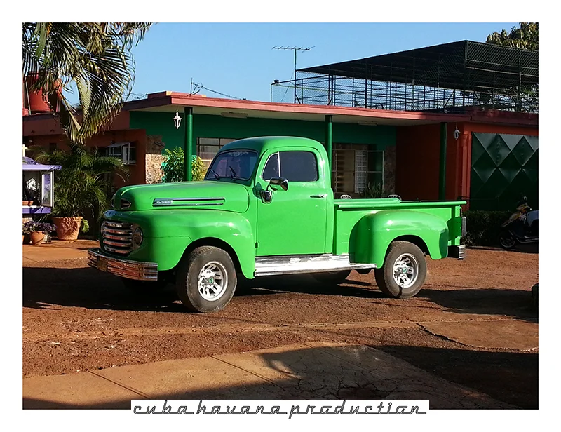 GIARDINOS OLD PICK UP TRUCK20130109_162418.jpg