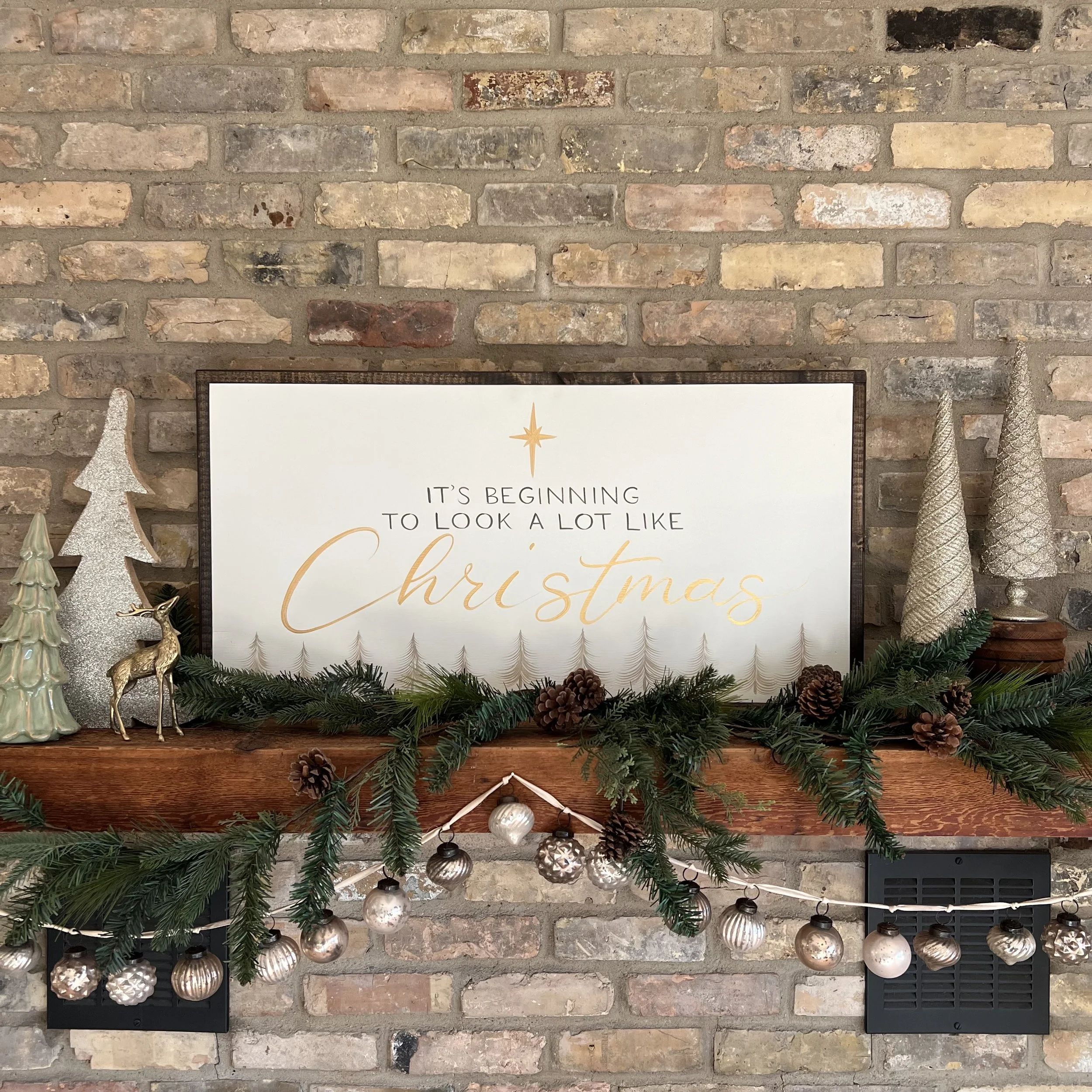 17x33 it's beginning to look_white1.jpg