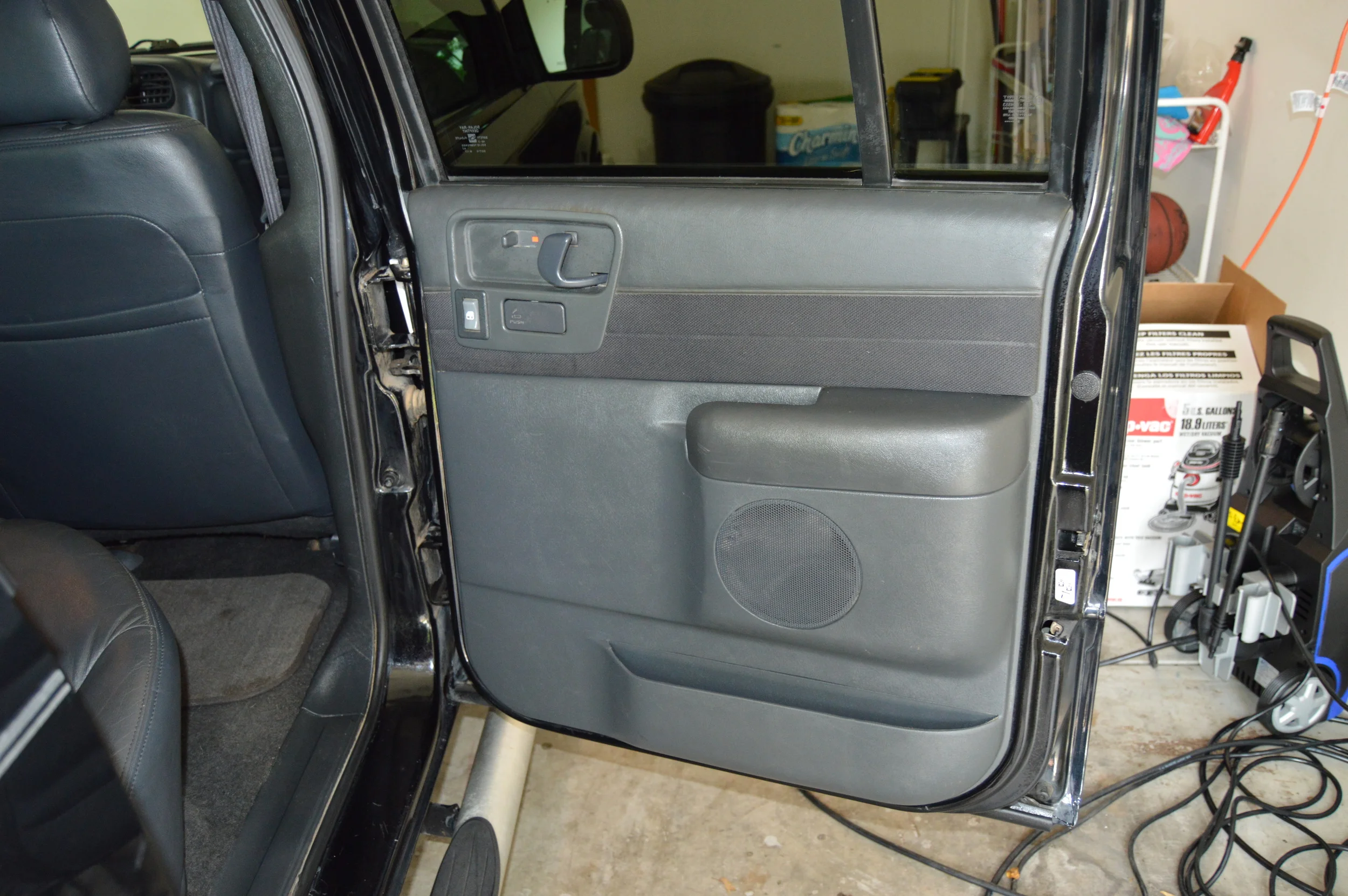 After shot of rear passenger door. Care was taken to get deep into the door jams.