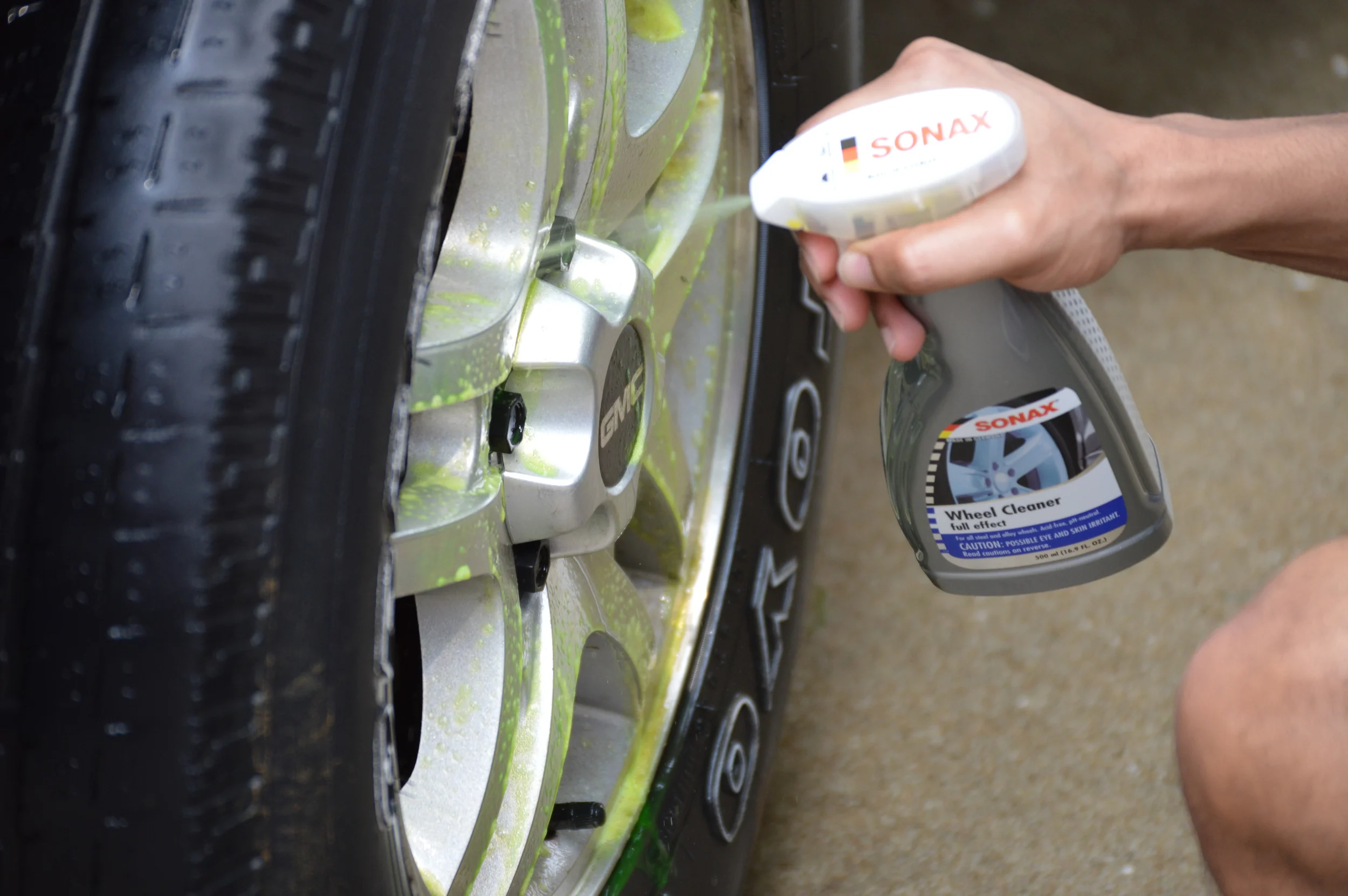 Wheel detail, brake dust removal with Sonax