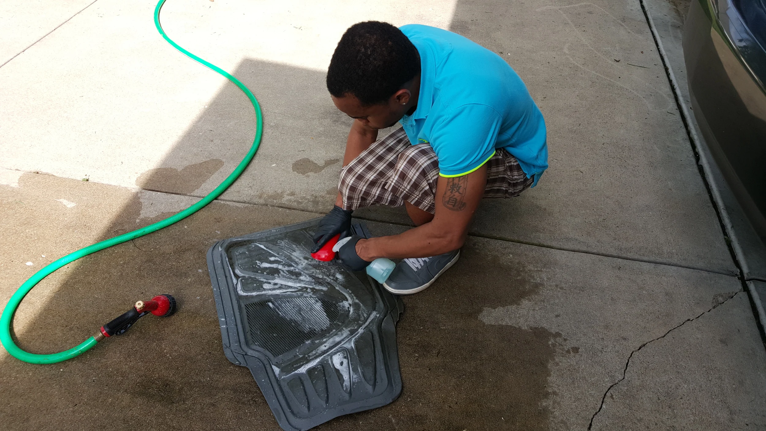 Beginning with the interior, heavy dirt and mud deposits left a mold growing into the all weather floor mats. These were deeply shampooed and cleaned.