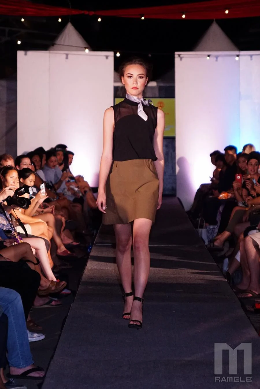 tyle: Azure Shown at the Night Market, Honolulu