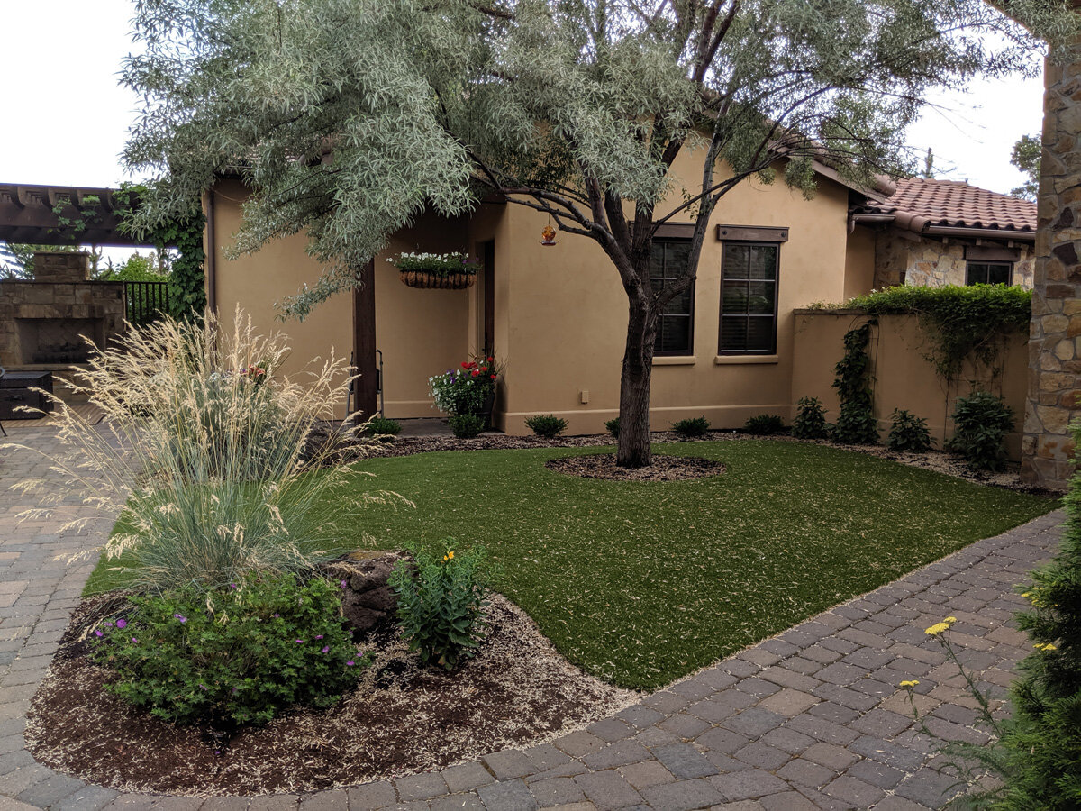 Synthetic lawn courtyard