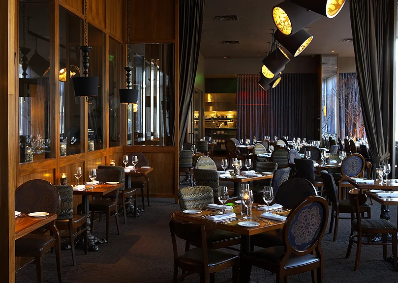 MAIN DINING ROOM/ FULL BUYOUT (MAX 210 GUESTS)