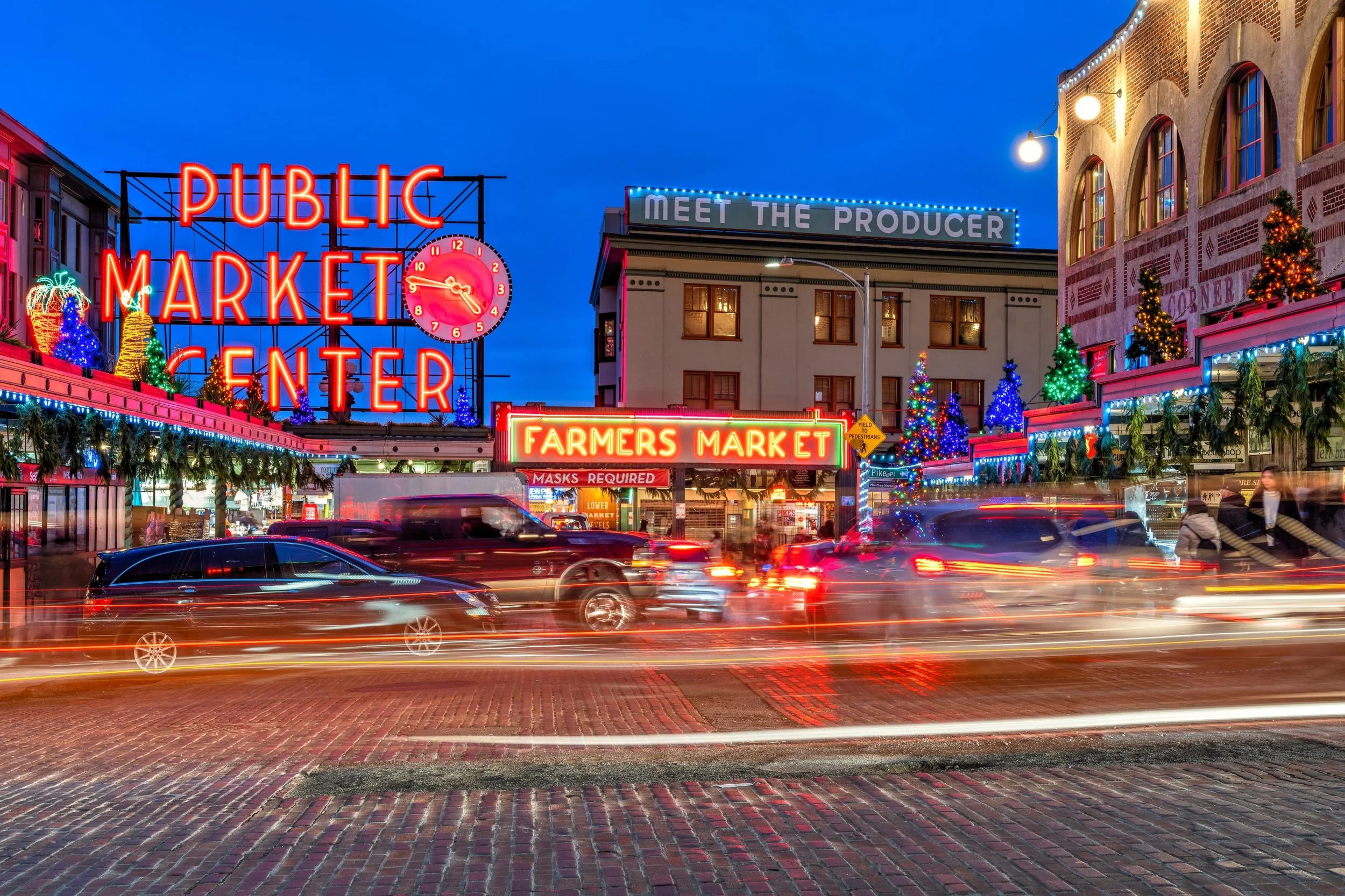 HOLIDAYS-AT-PIKE-PLACE-scaled.jpg